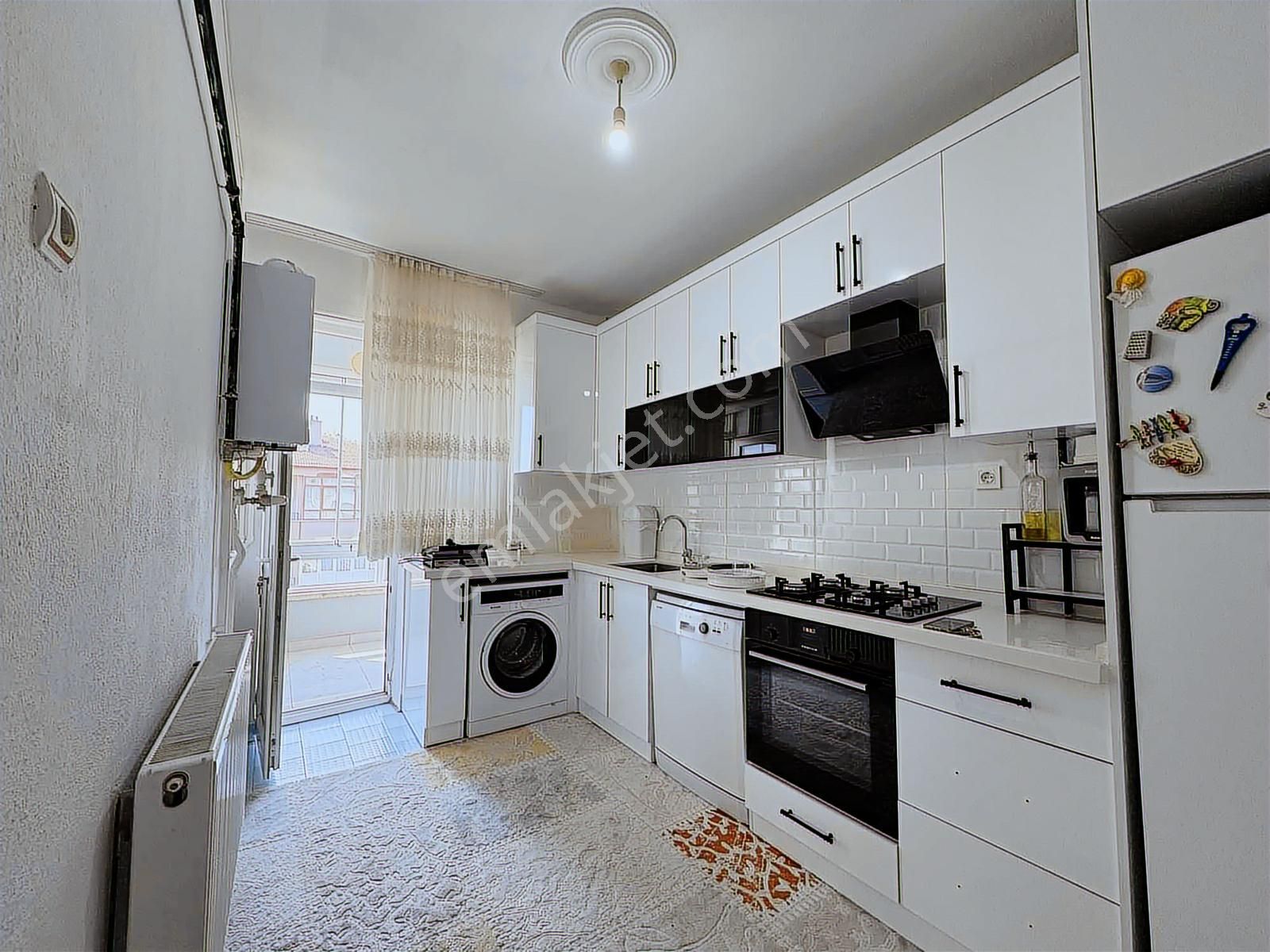 Parsanada Kaçmaz Fırsat! Stadyuma Yürüme Mesafesinde 2+1 Daire" - Görsel 5