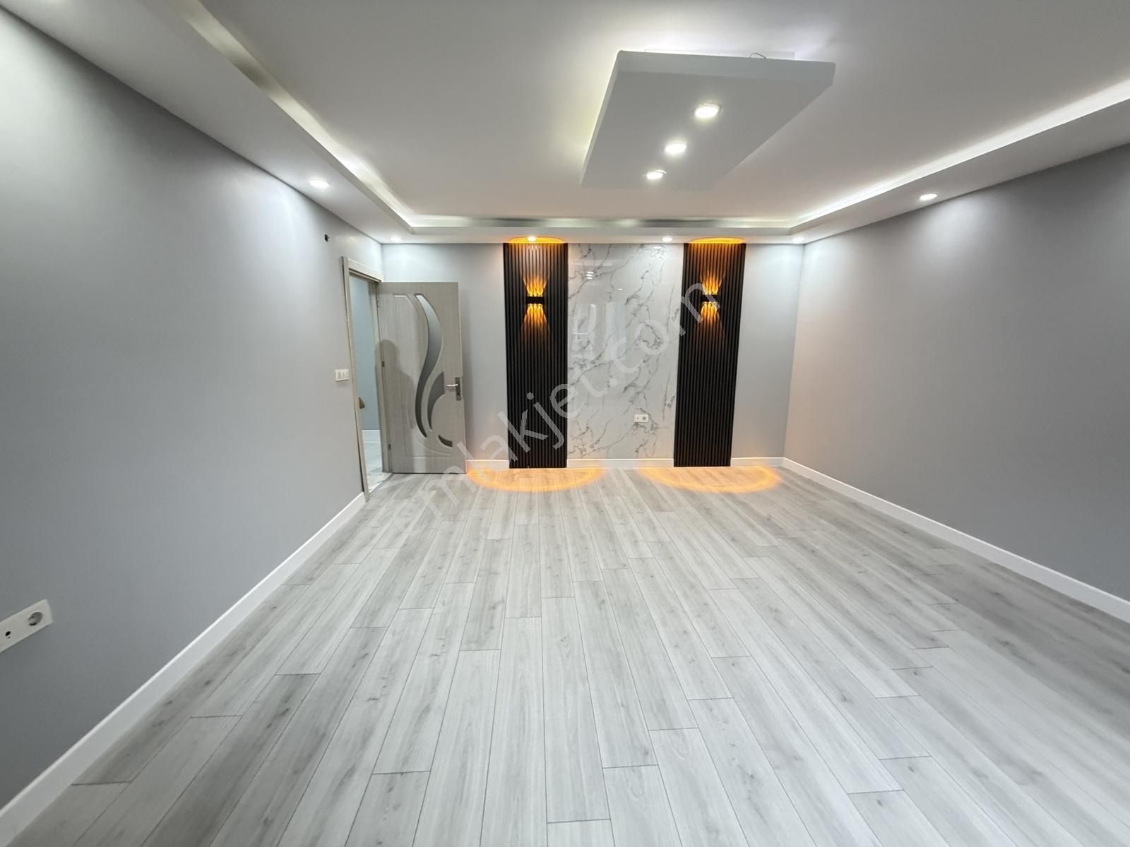 Bezirganbahçe'de 2+1 Satılık 115 M2 1.kat Kelepir Lüks Daire - Görsel 2