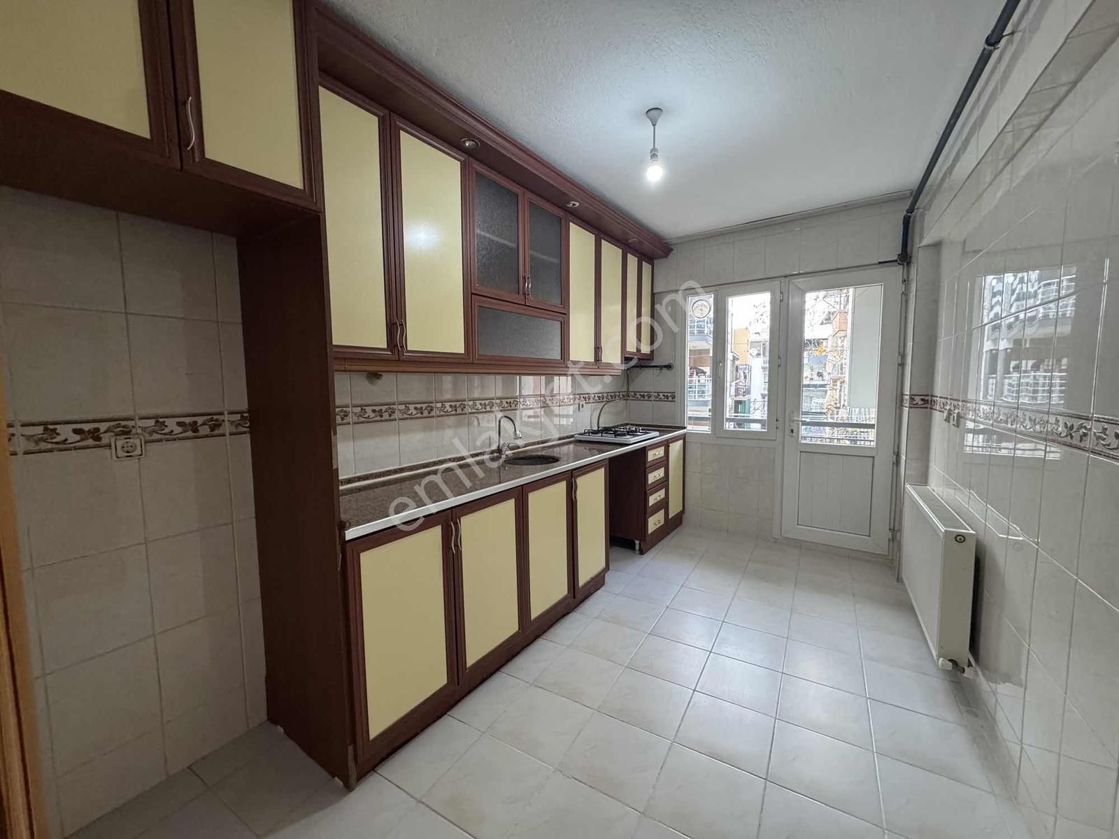 Buca Göksu Mah. 3+1 140 M2. D.gazlı Kiralık Köşe Daire