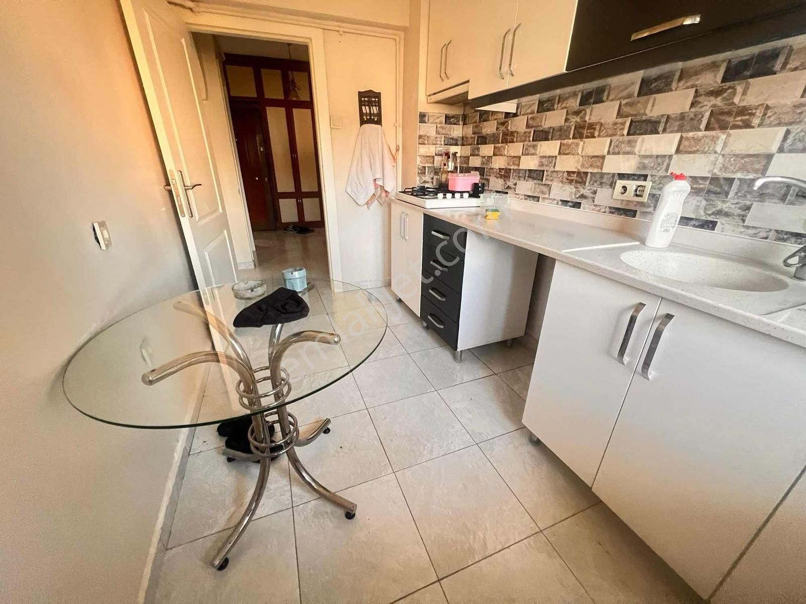 Köklü Sokak Metro Yakını Arakat Yapılı Kiralık 3+1 - Görsel 15