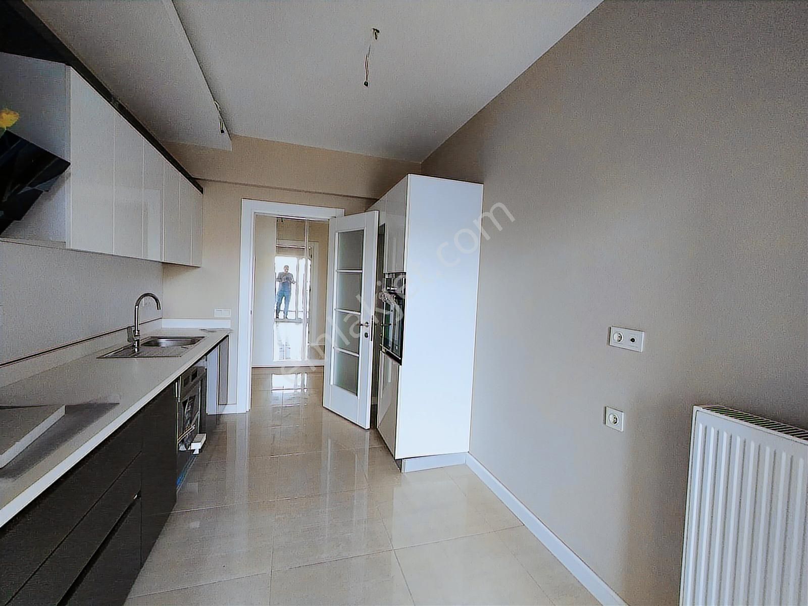 Beylikdüzü Vira İstanbul Sitesi 3+1 Geniş Sıfır Kiralık Daire - Görsel 11