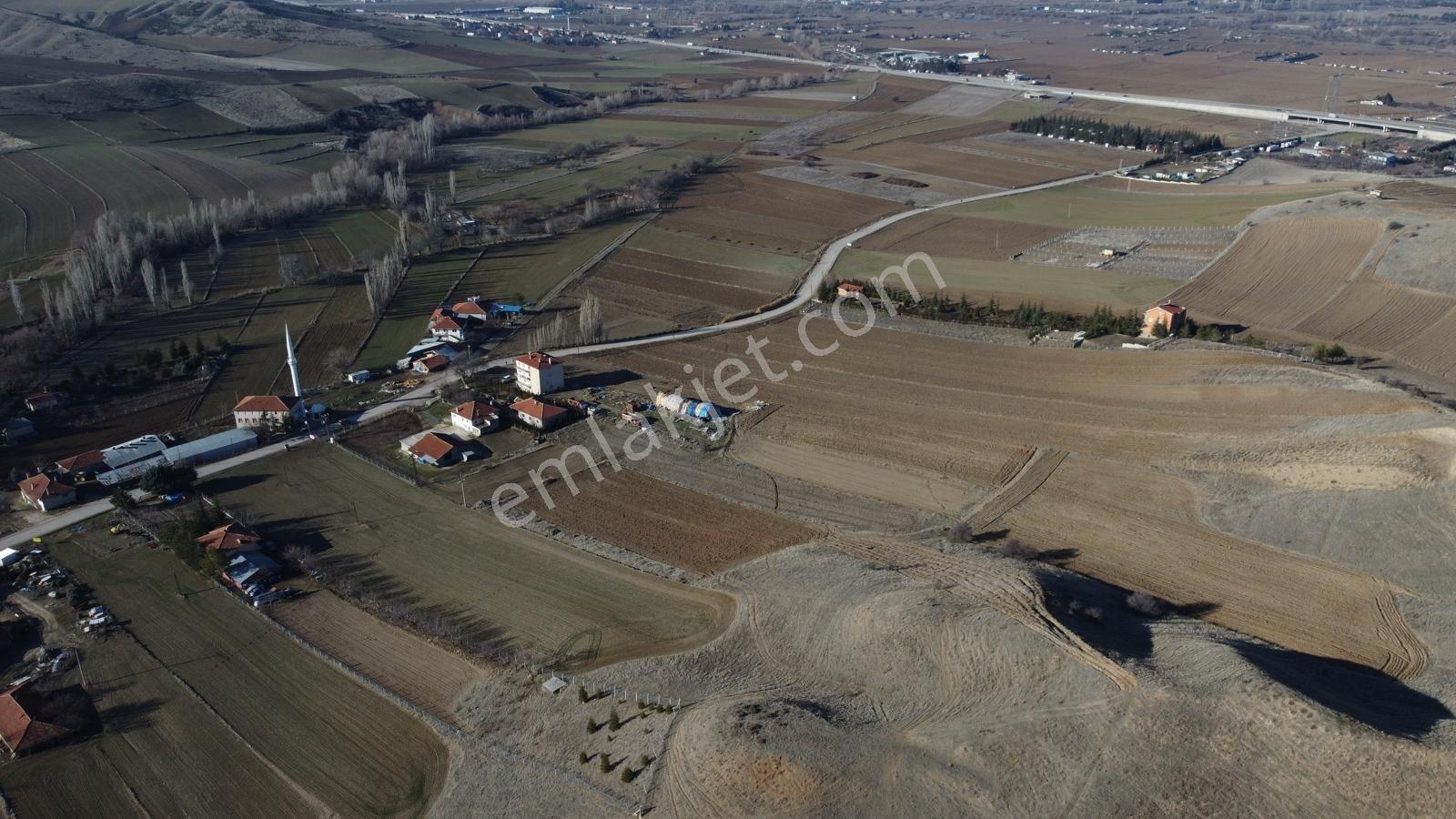 Ulucandan Ankara Kahramankazanda Asfalta Cephe Uygun Arazi - Görsel 12