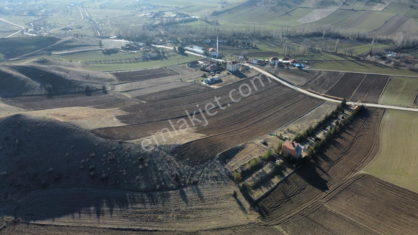 Ulucandan Ankara Kahramankazanda Asfalta Cephe Uygun Arazi - Görsel 13