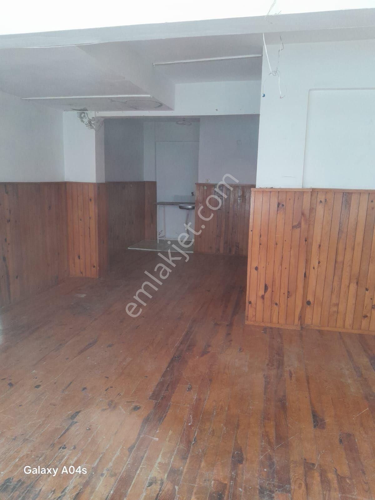 Yıldız Mahallesi’ndeyola Cepheli • Güney Cepheiçi Yapılı • Ofis & Depoya Uygunkiralık Dükkân