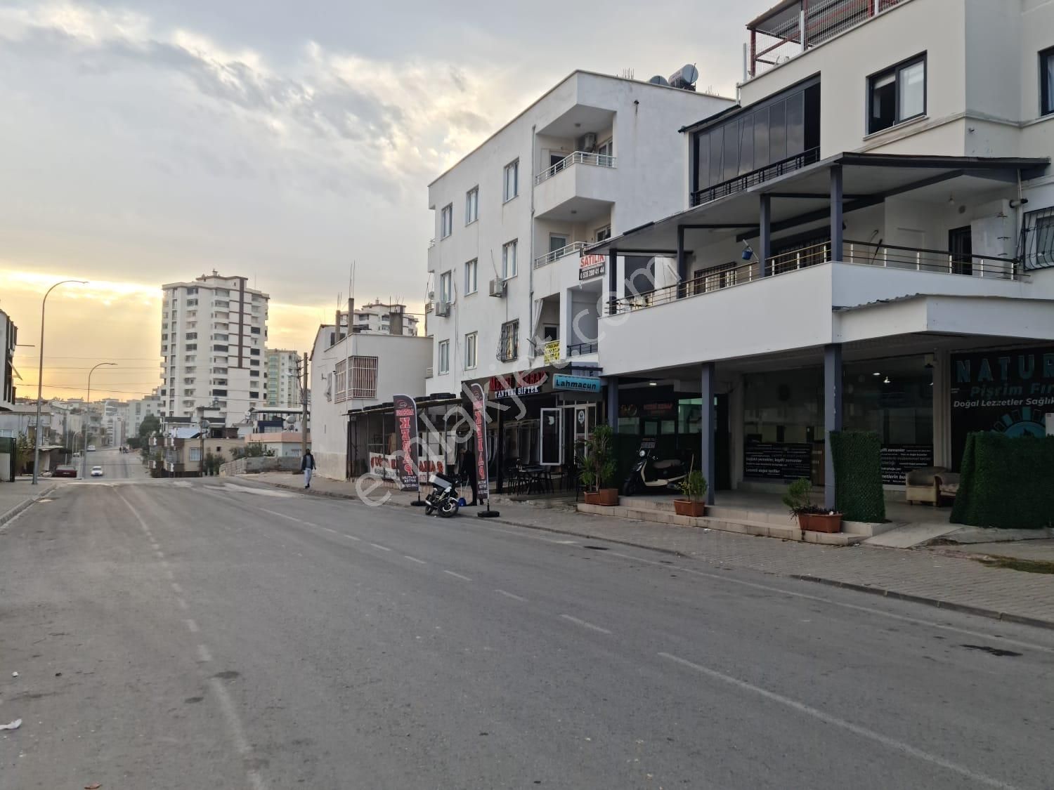 Yenişehir Batıkent Mahallesi'nde Güzel Lokasyonda Satılık Komple Bina