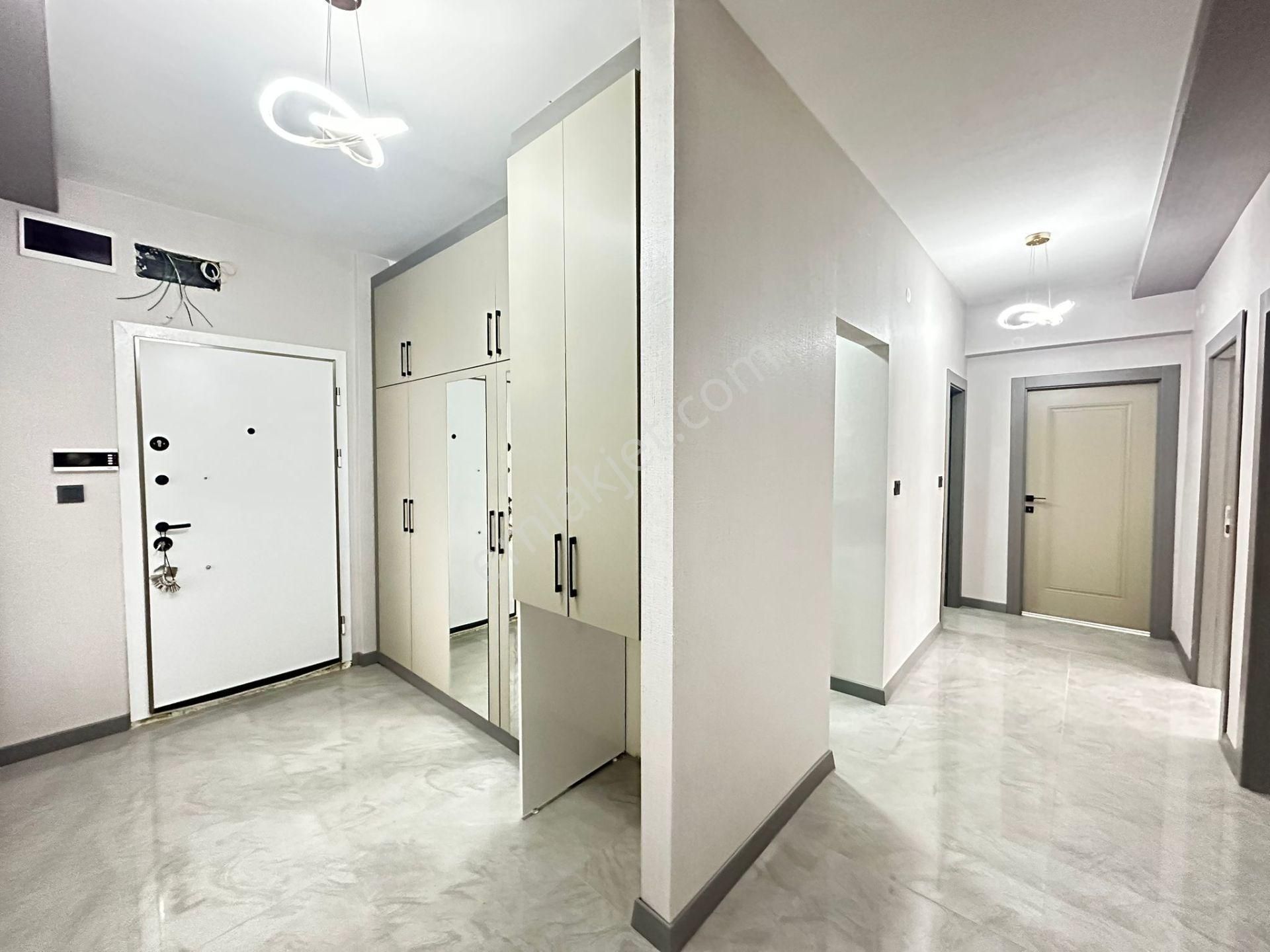 Kalecik Emlak'tan Lüx Yapılı 8.kat 4+1 G.odalı Şık Site Dairesi - Görsel 17