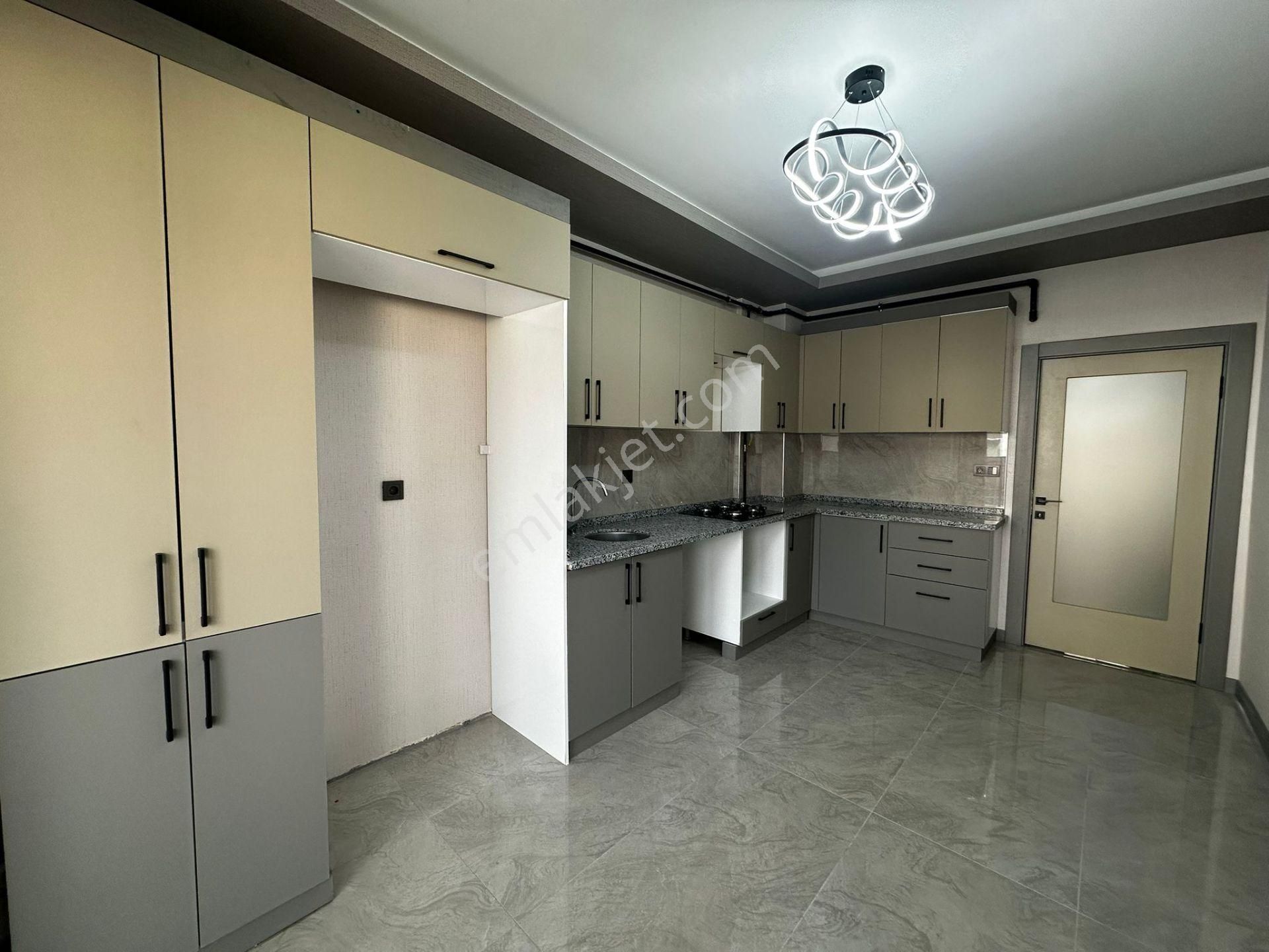 Kalecik Emlak'tan Lüx Yapılı 8.kat 4+1 G.odalı Şık Site Dairesi - Görsel 2