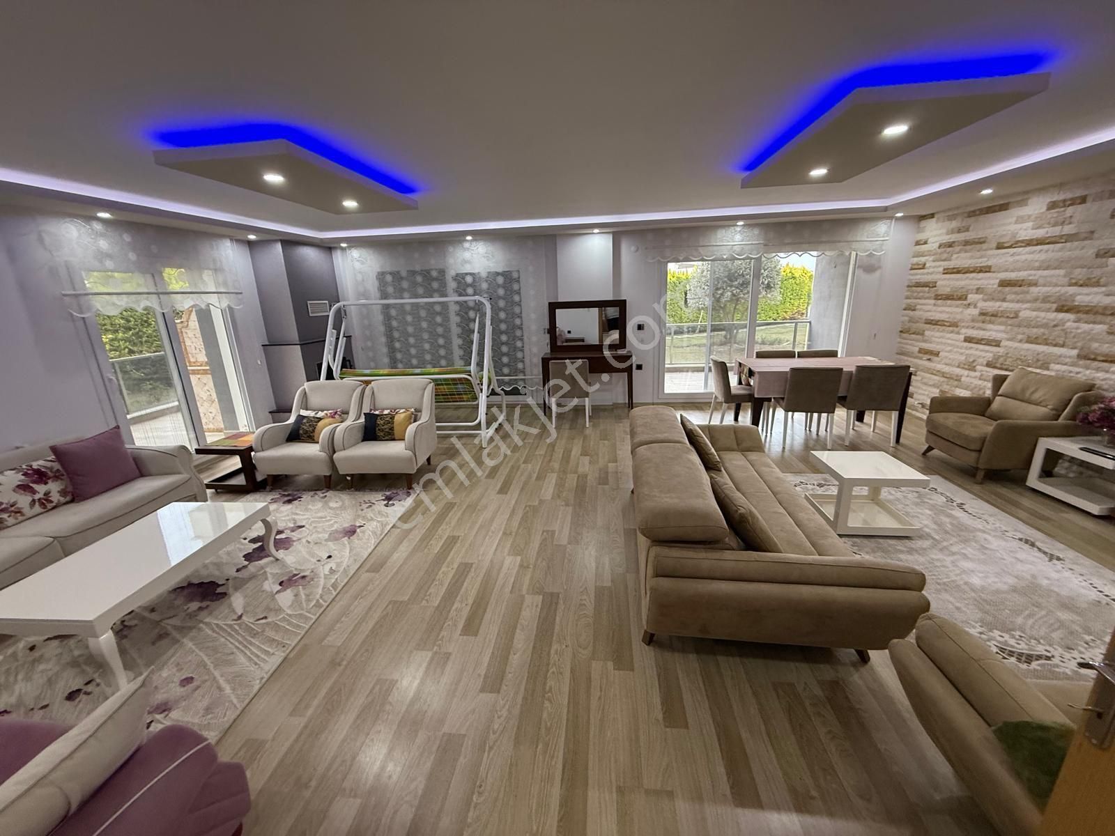 Kadınlar Denizinde Sahile Yakın 3+1 Ters Dubleks Deniz Manzaralı Havuzlu Sitede Daire   - Görsel 33