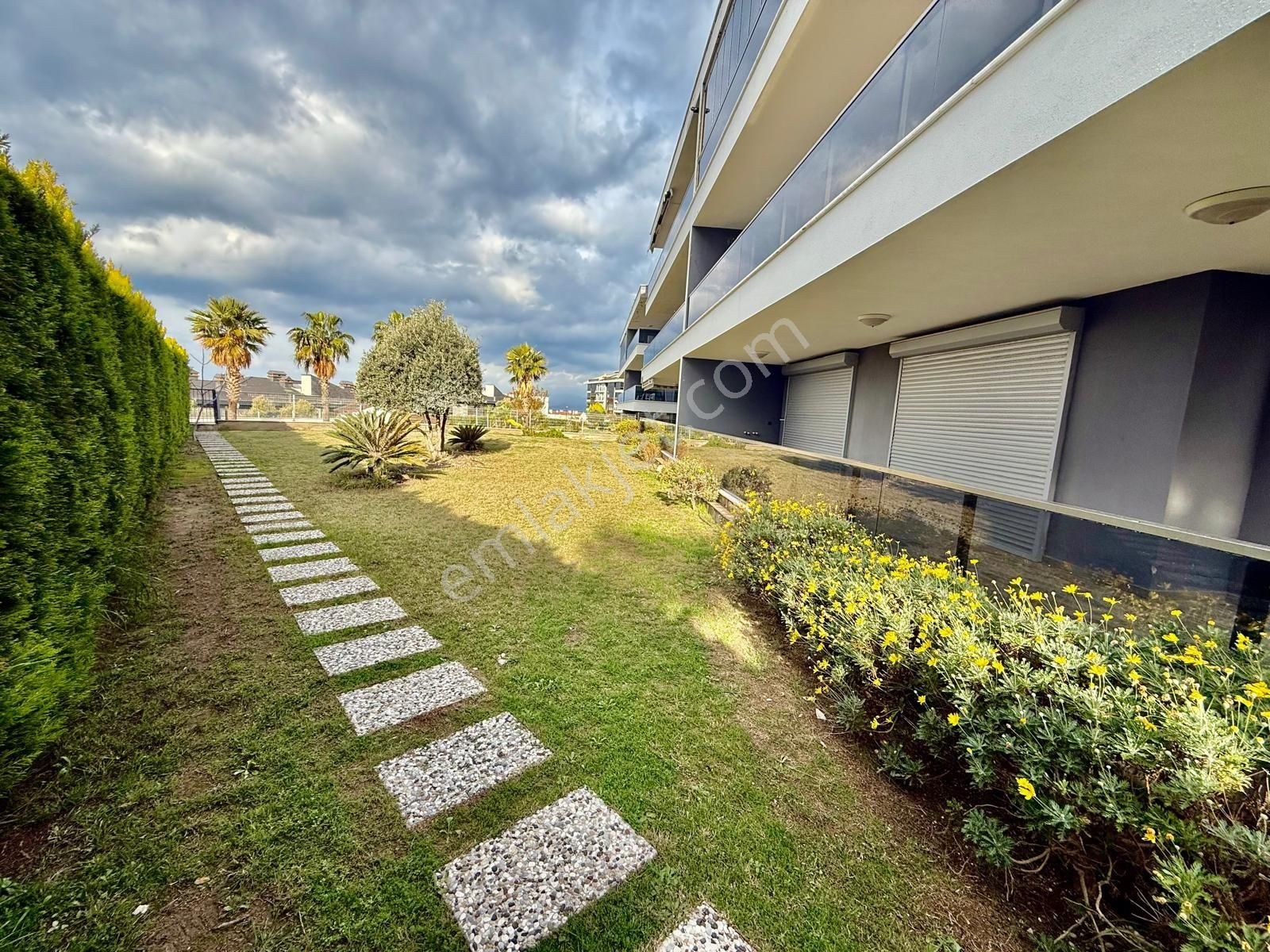 Kadınlar Denizinde Sahile Yakın 3+1 Ters Dubleks Deniz Manzaralı Havuzlu Sitede Daire   - Görsel 7