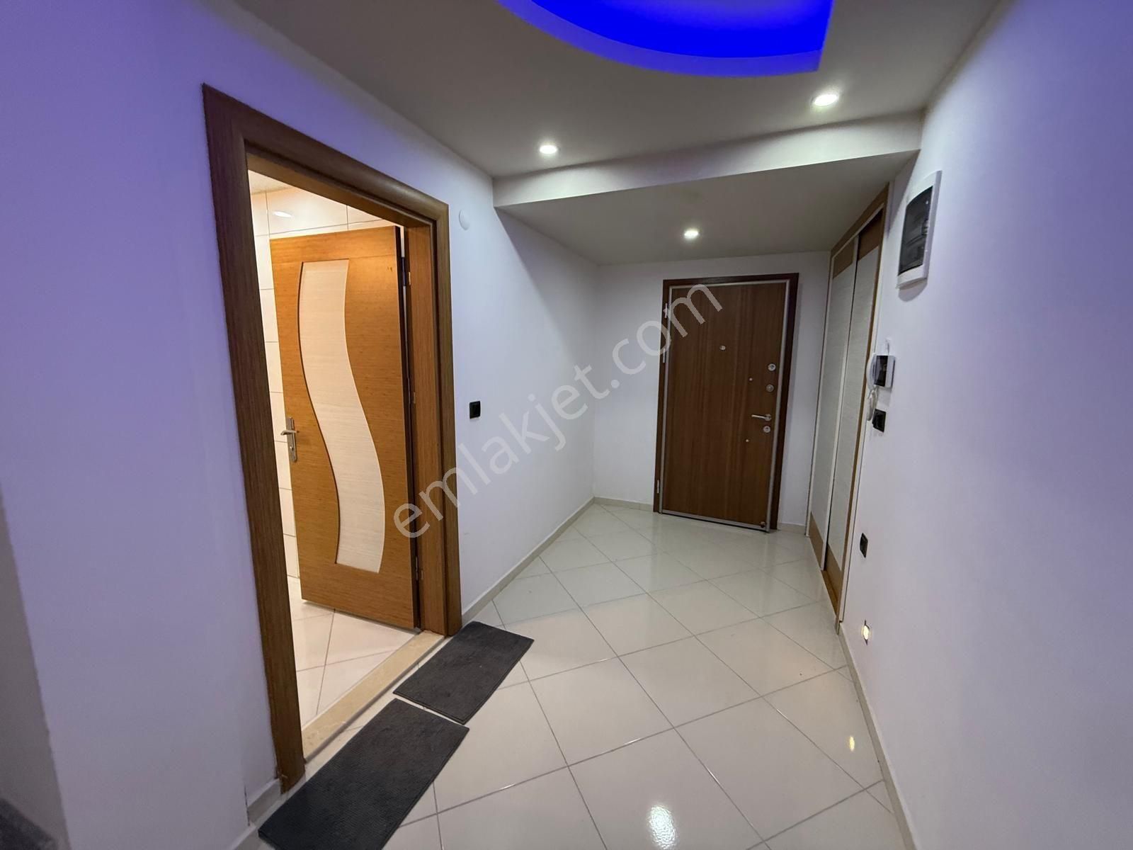 Kadınlar Denizinde Sahile Yakın 3+1 Ters Dubleks Deniz Manzaralı Havuzlu Sitede Daire   - Görsel 14