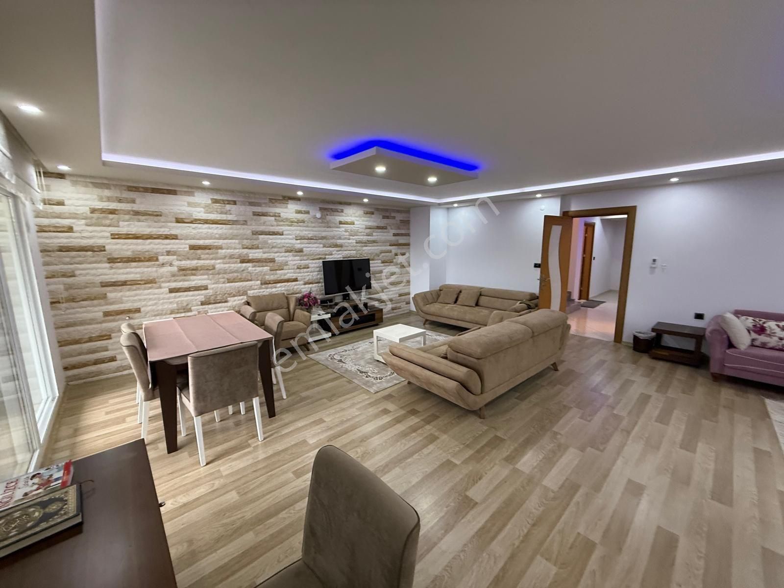 Kadınlar Denizinde Sahile Yakın 3+1 Ters Dubleks Deniz Manzaralı Havuzlu Sitede Daire   - Görsel 28