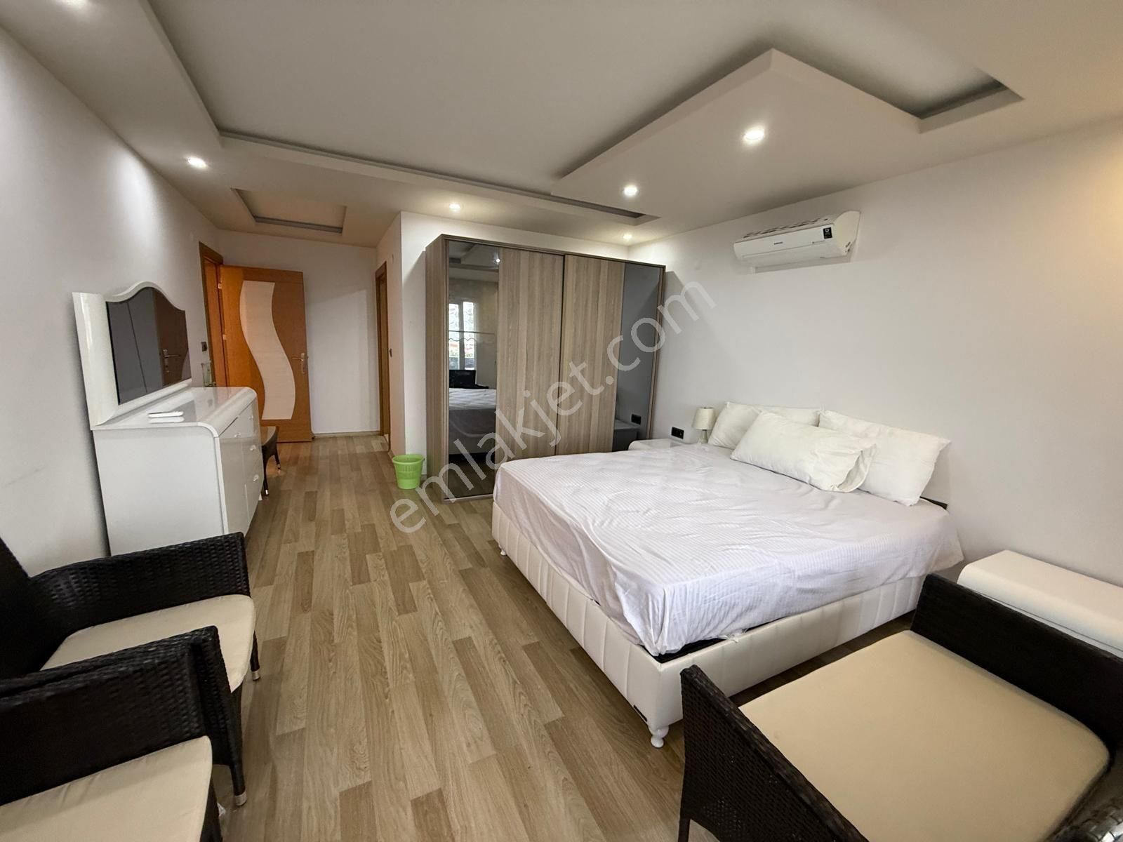 Kadınlar Denizinde Sahile Yakın 3+1 Ters Dubleks Deniz Manzaralı Havuzlu Sitede Daire   - Görsel 35