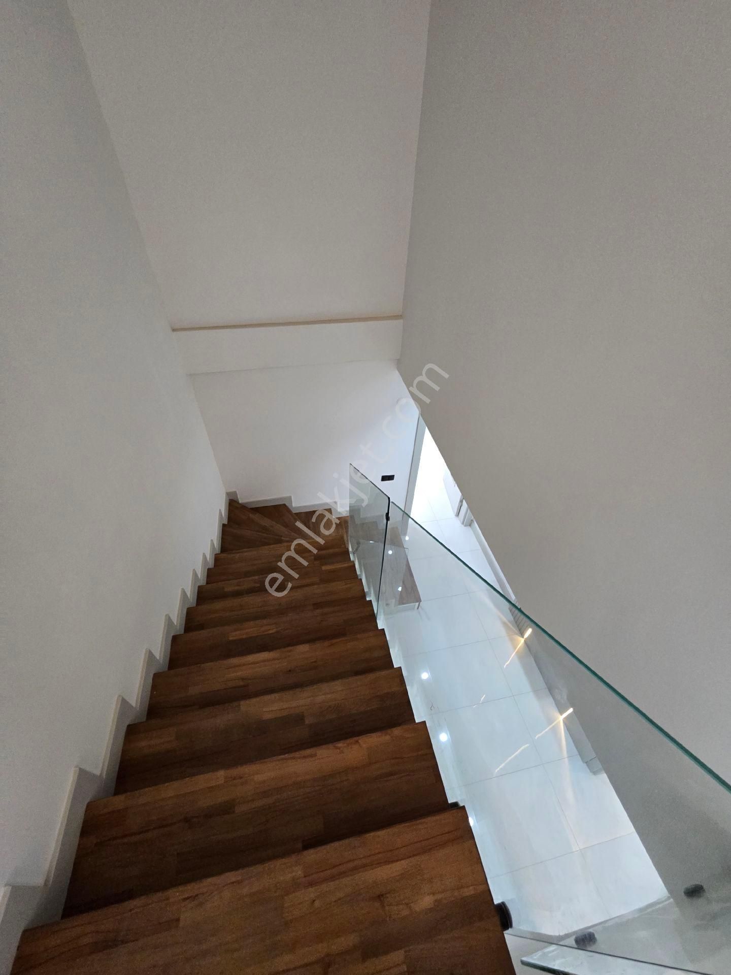 Değirmendere De Full Deniz Manzaralı Doğalgazlı Havuzlu Güvenlikli Elit Sitede 4+1 200dubleks Daire - Görsel 26