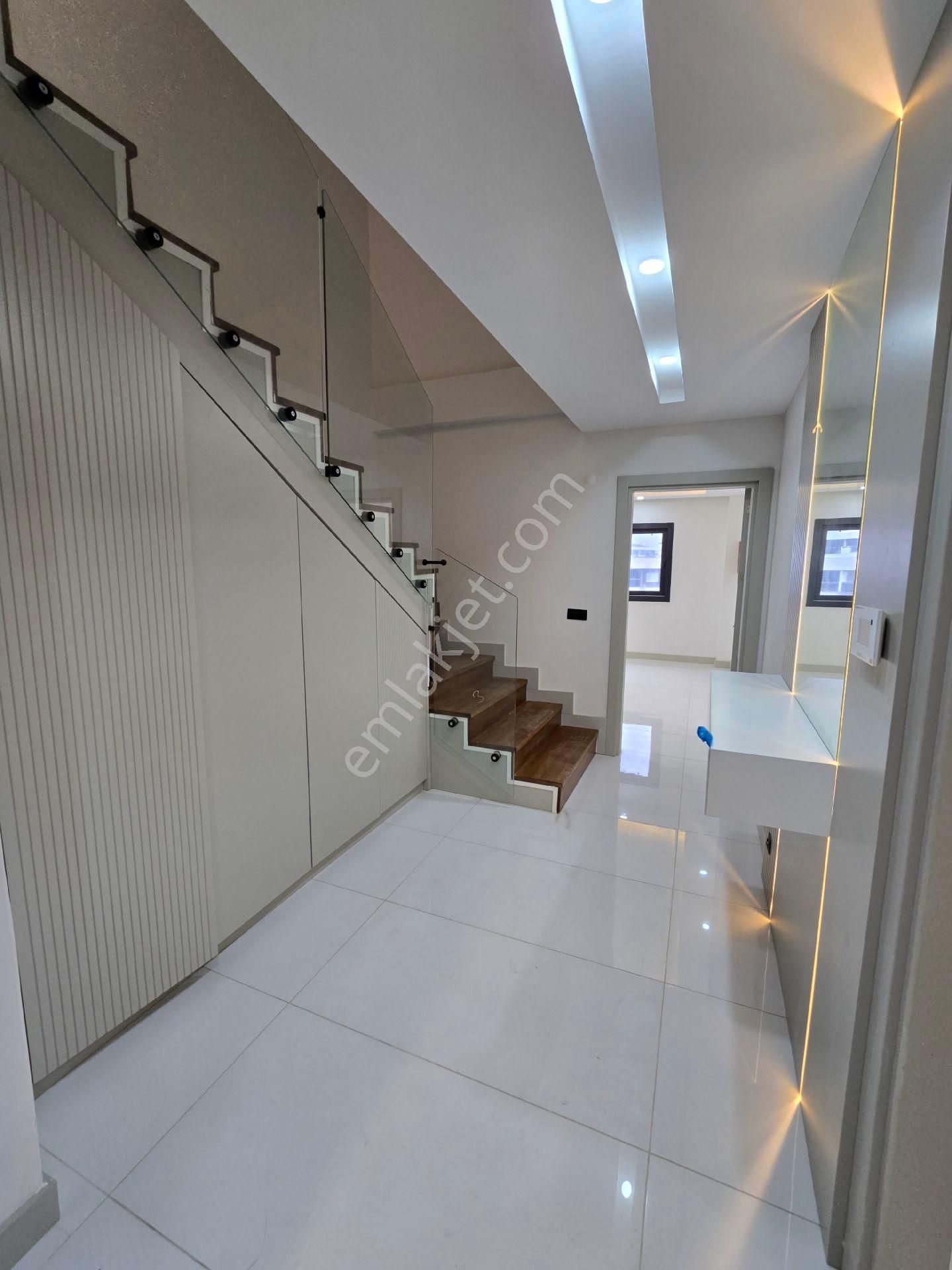 Değirmendere De Full Deniz Manzaralı Doğalgazlı Havuzlu Güvenlikli Elit Sitede 4+1 200dubleks Daire - Görsel 13