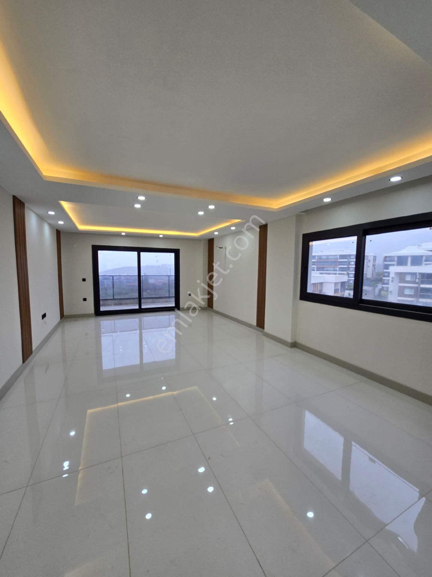 Değirmendere De Full Deniz Manzaralı Doğalgazlı Havuzlu Güvenlikli Elit Sitede 4+1 200dubleks Daire - Görsel 5