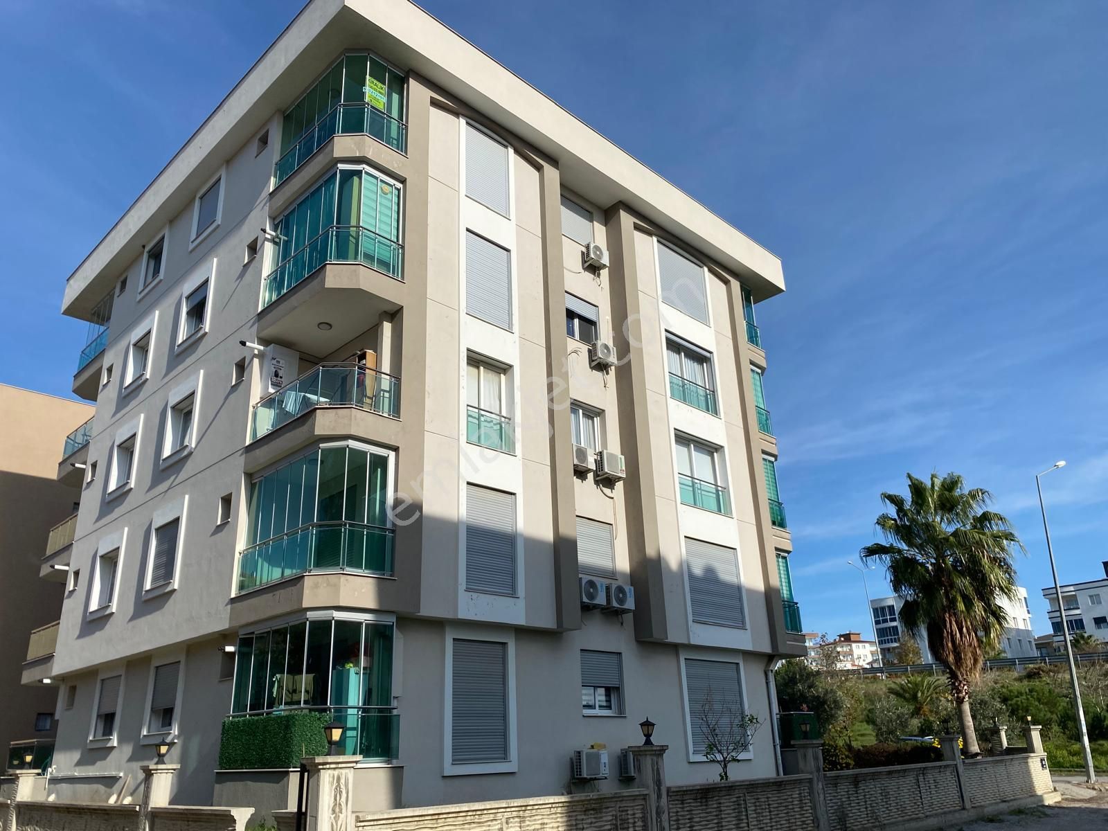 Seferihisar'ın Gözbebeği Camikebir Mah.'de Kopuz İnş. Süper Lux Kiralık Müthiş Lokasyon 3+1 Daire - Görsel 12