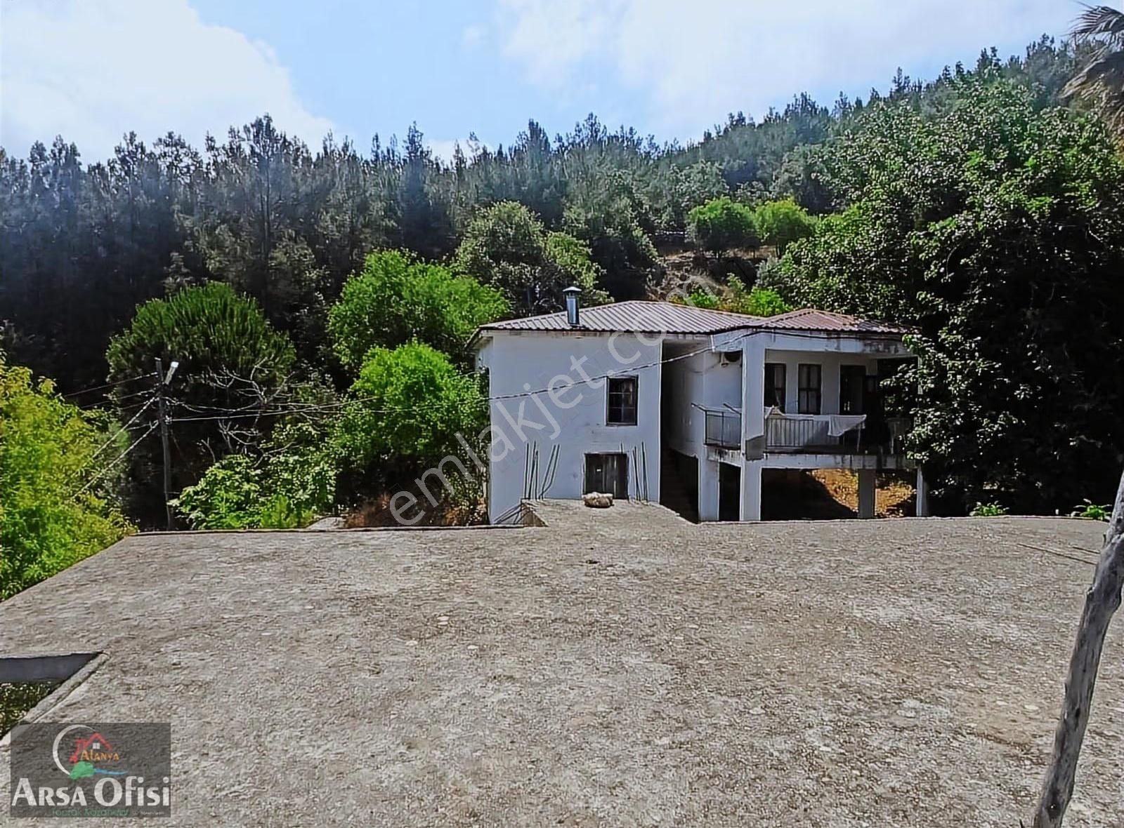 Alanya Mahmutlarda Satılık Deniz Manzaralı Müstakil Bahçeli Ev - Görsel 14