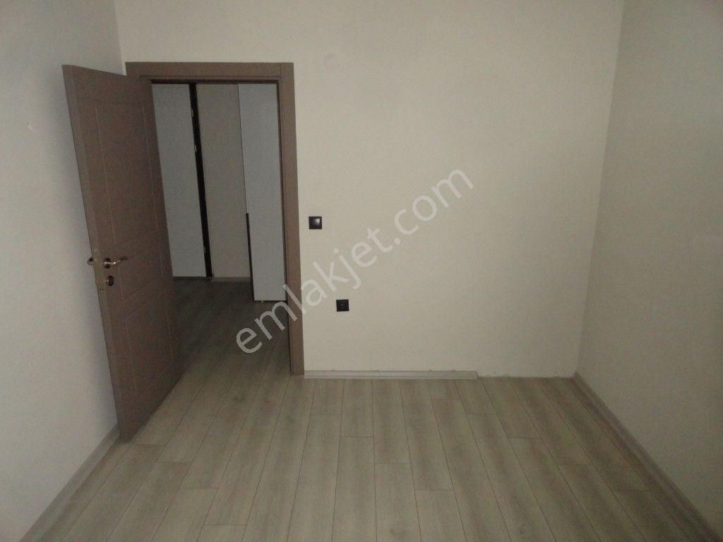 Beylikdüzü Kavaklıda 2+1 85 M2 Kiralık Daire İlçe Emniyete Yakın Müstakil Binada - Görsel 23