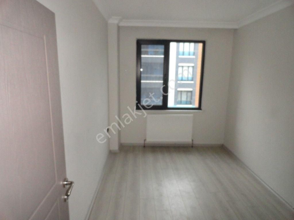 Beylikdüzü Kavaklıda 2+1 85 M2 Kiralık Daire İlçe Emniyete Yakın Müstakil Binada - Görsel 32