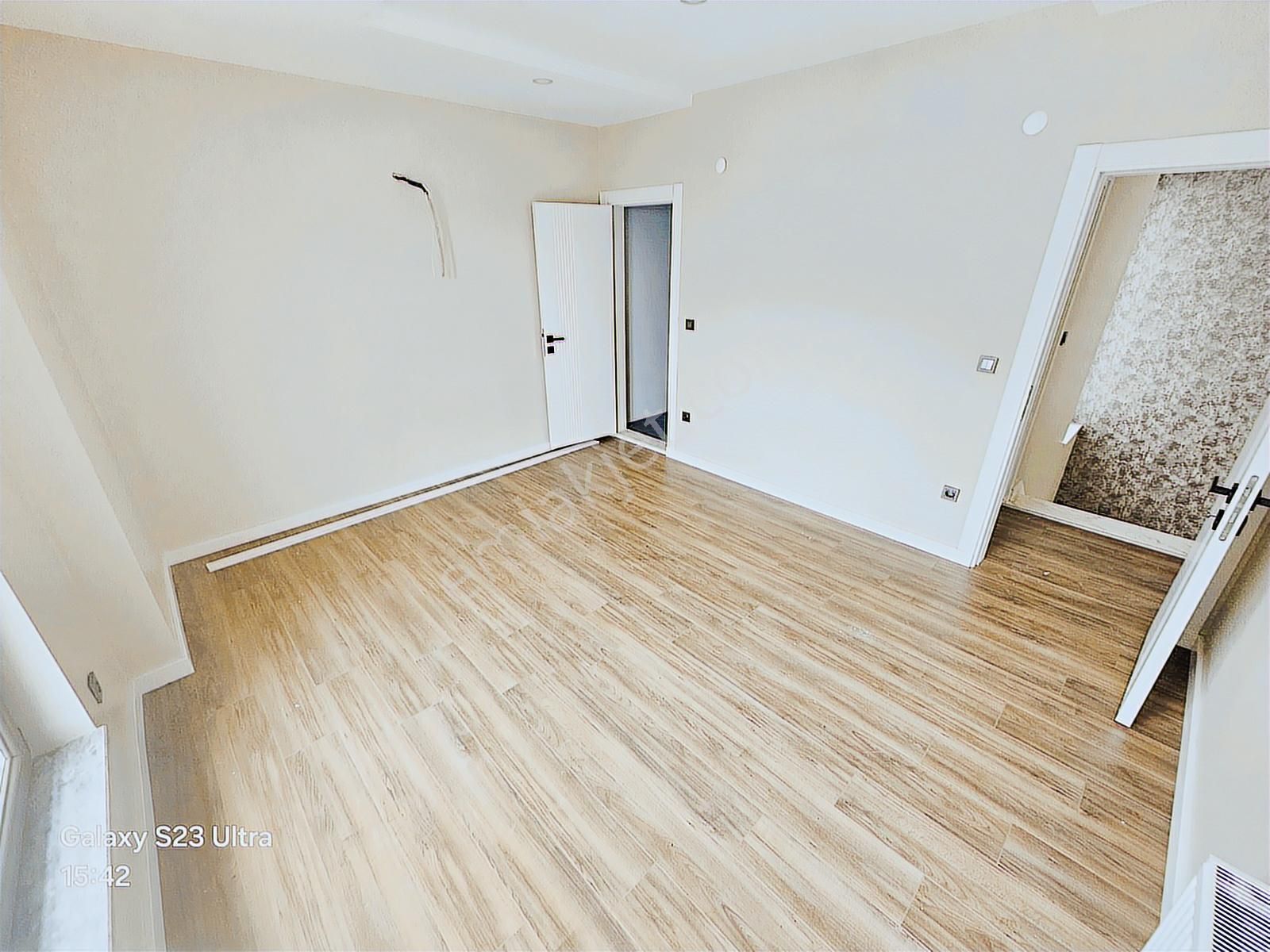 Eu Gayrimenkulden Yetkili Havuzlu Tek Müstakil 3+1 Villa - Görsel 34