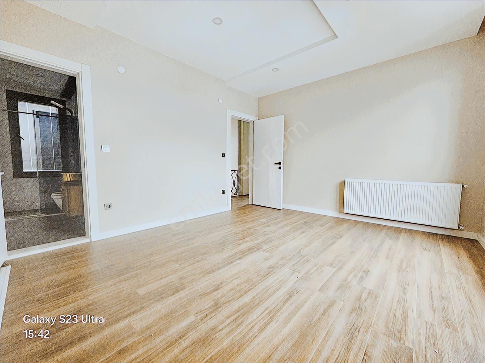 Eu Gayrimenkulden Yetkili Havuzlu Tek Müstakil 3+1 Villa - Görsel 12