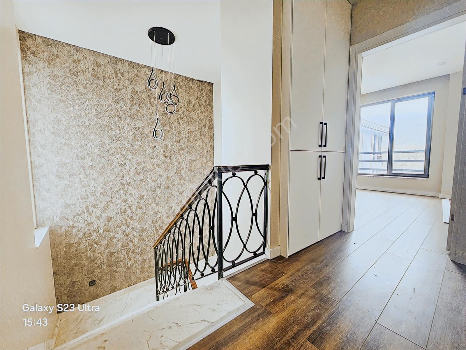 Eu Gayrimenkulden Yetkili Havuzlu Tek Müstakil 3+1 Villa - Görsel 13