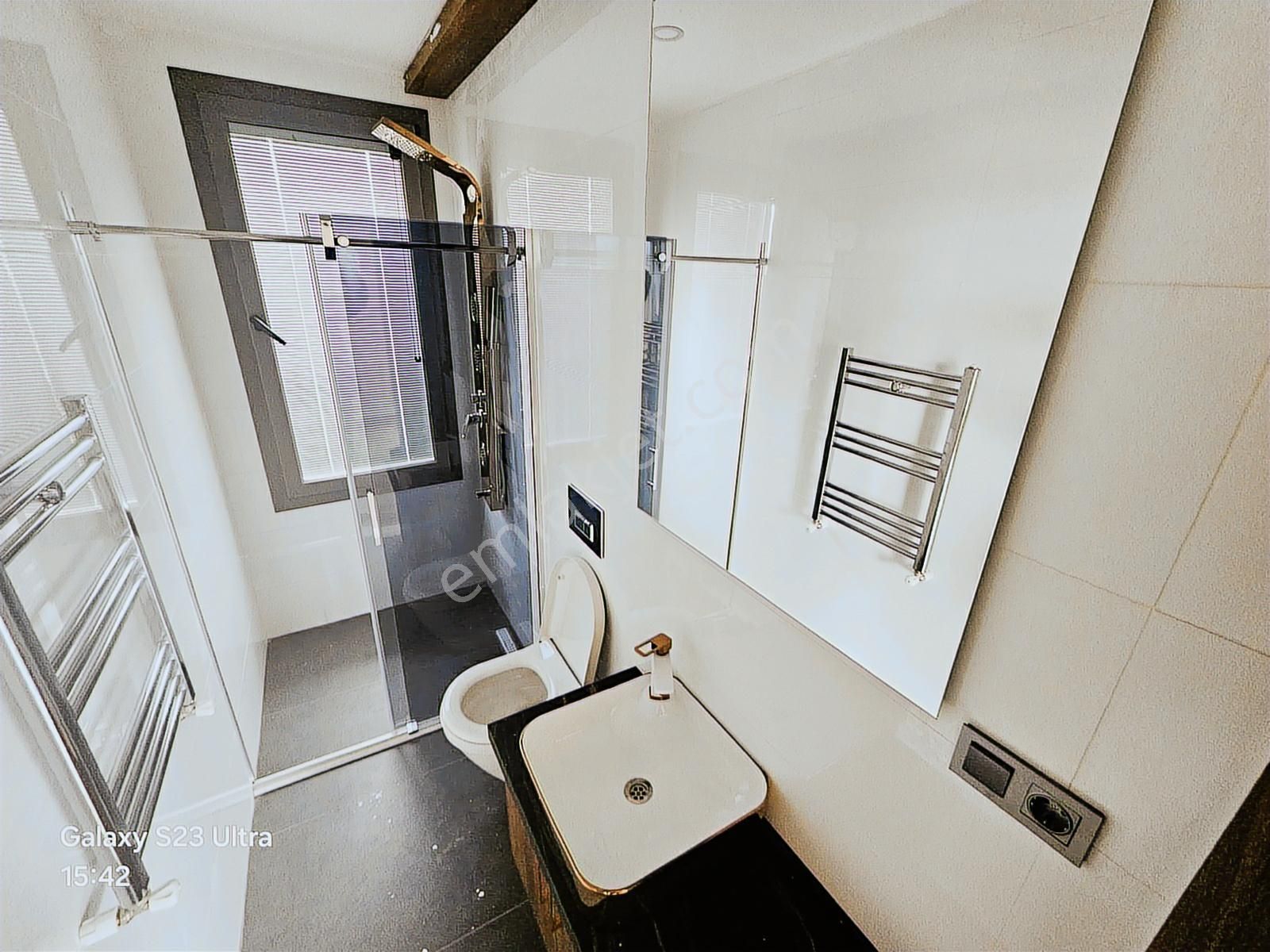 Eu Gayrimenkulden Yetkili Havuzlu Tek Müstakil 3+1 Villa - Görsel 35