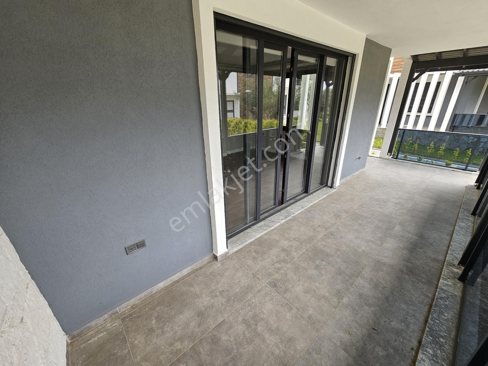 Eu Gayrimenkulden Havuzlu Sitede Denize Yakın 3+1 Villa - Görsel 33