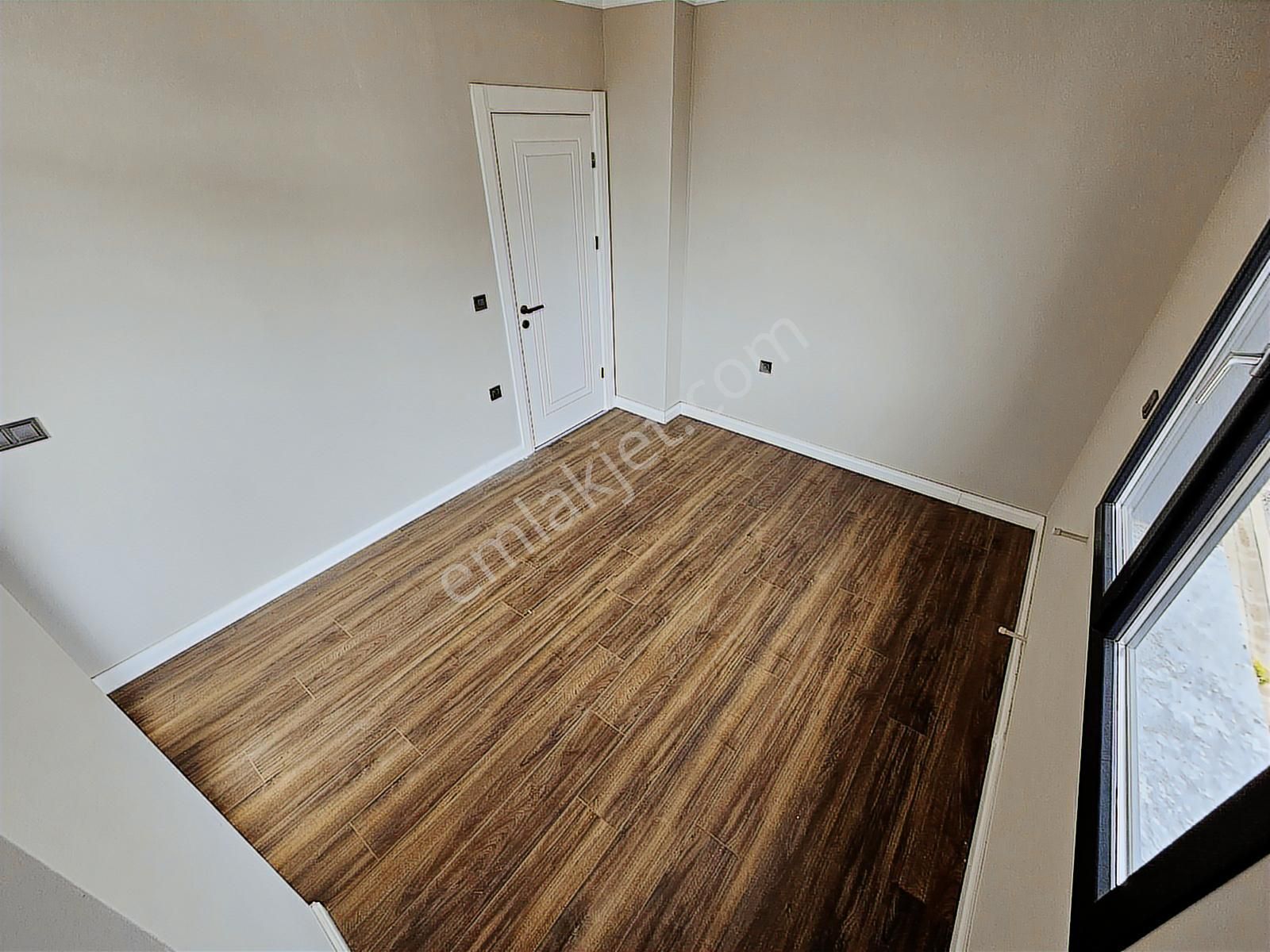 Eu Gayrimenkulden Havuzlu Sitede Denize Yakın 3+1 Villa - Görsel 11