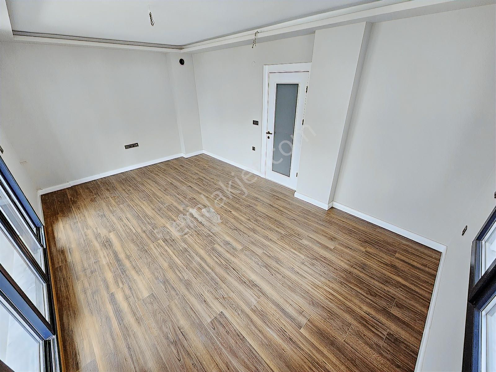 Eu Gayrimenkulden Havuzlu Sitede Denize Yakın 3+1 Villa - Görsel 26