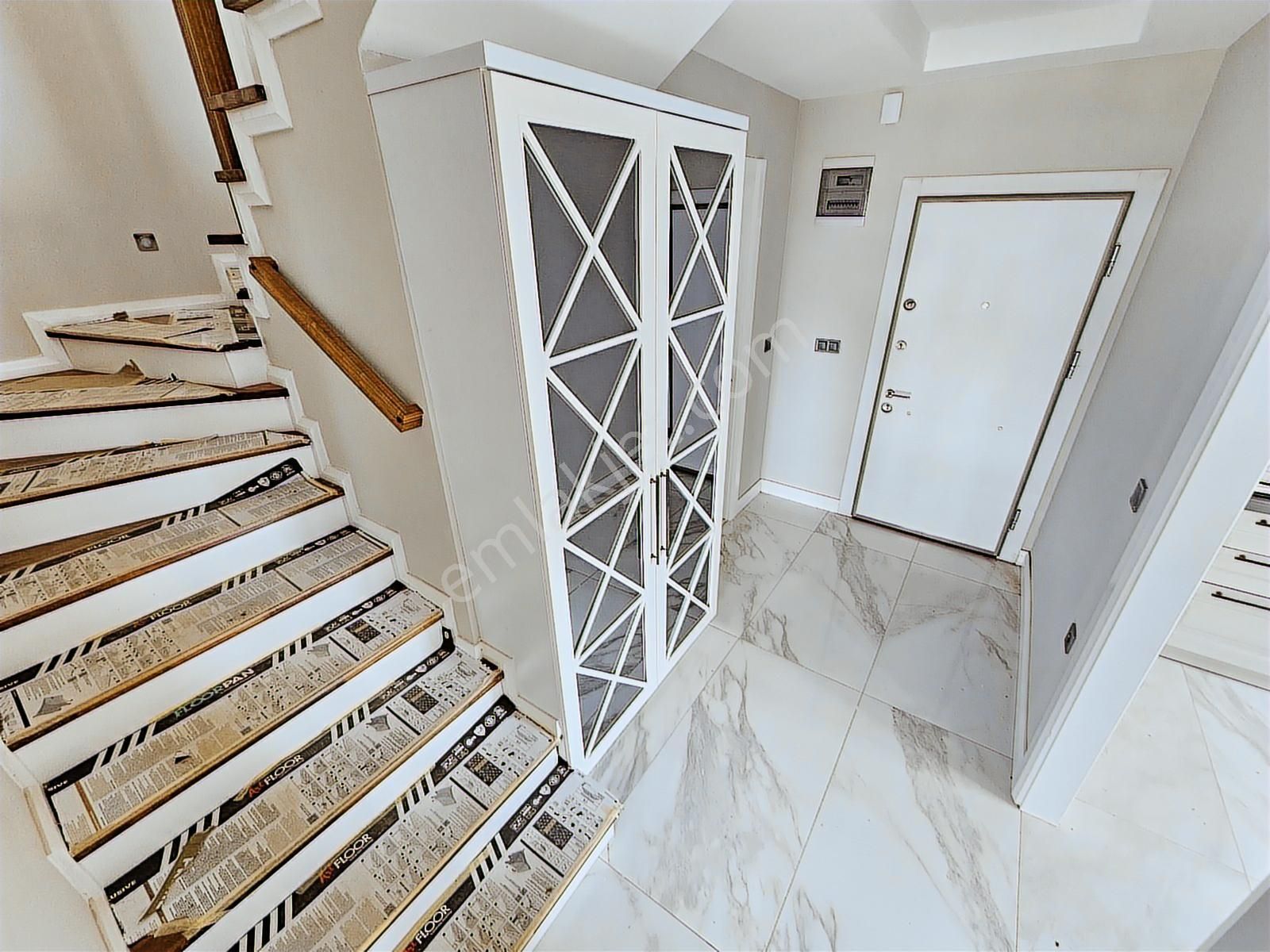 Eu Gayrimenkulden Havuzlu Sitede Denize Yakın 3+1 Villa - Görsel 31