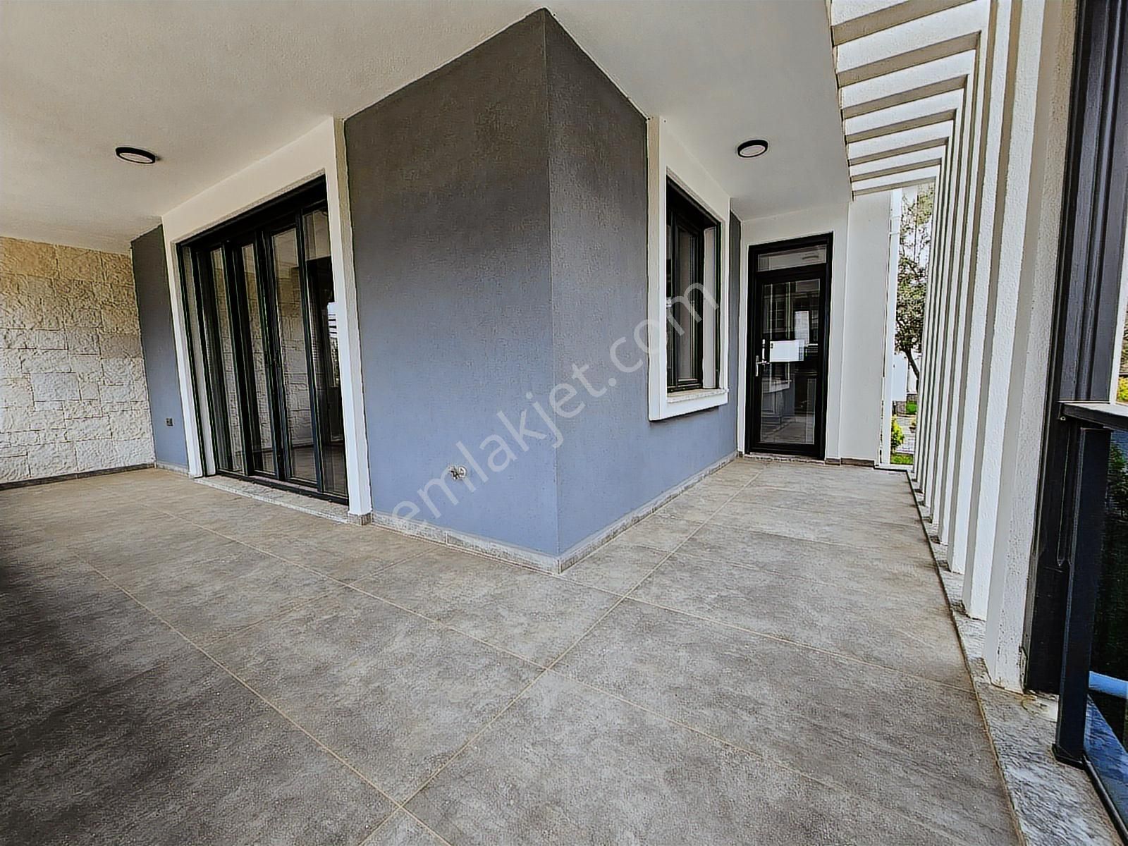 Eu Gayrimenkulden Havuzlu Sitede Denize Yakın 3+1 Villa - Görsel 27