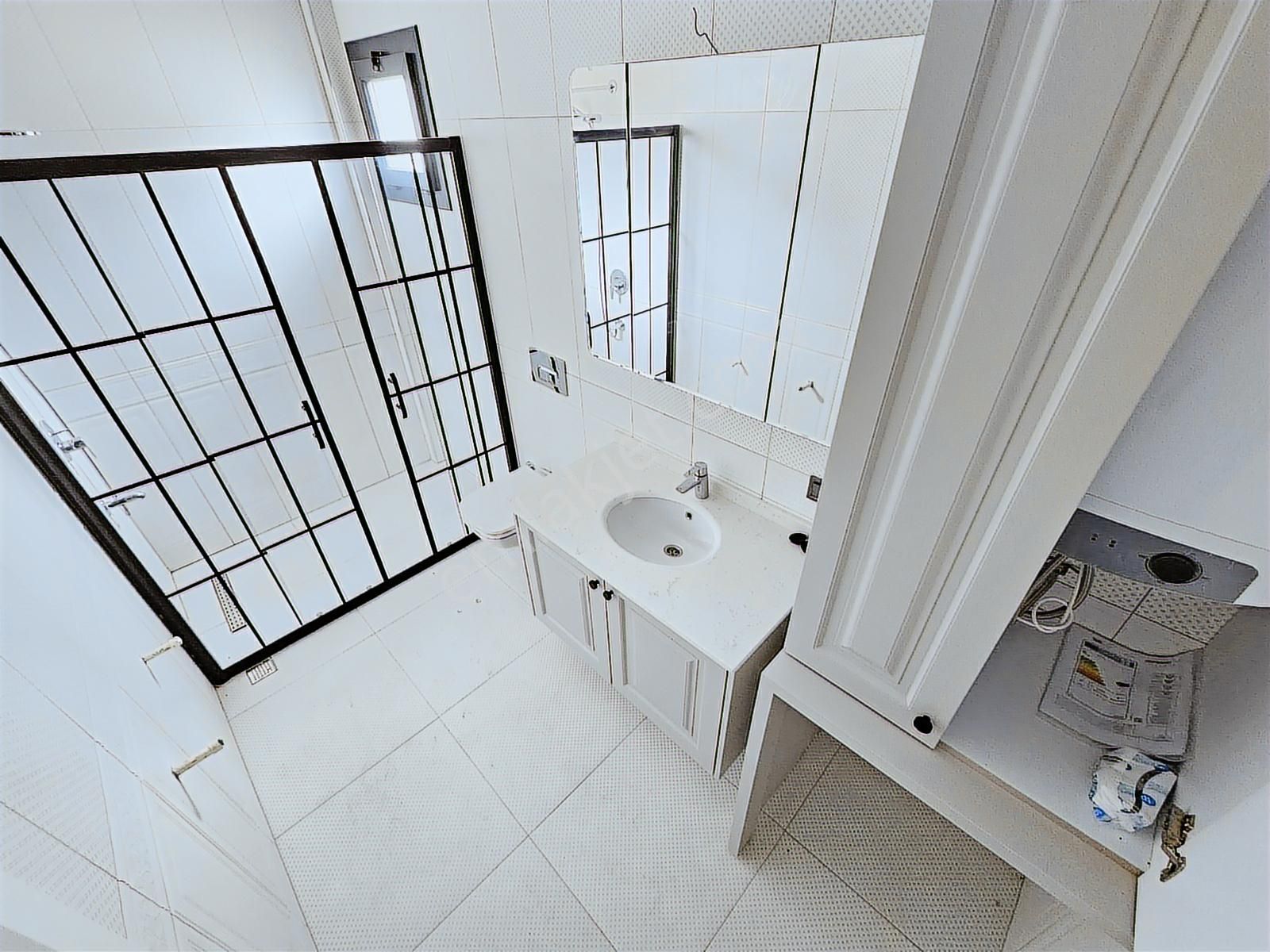 Eu Gayrimenkulden Havuzlu Sitede Denize Yakın 3+1 Villa - Görsel 16