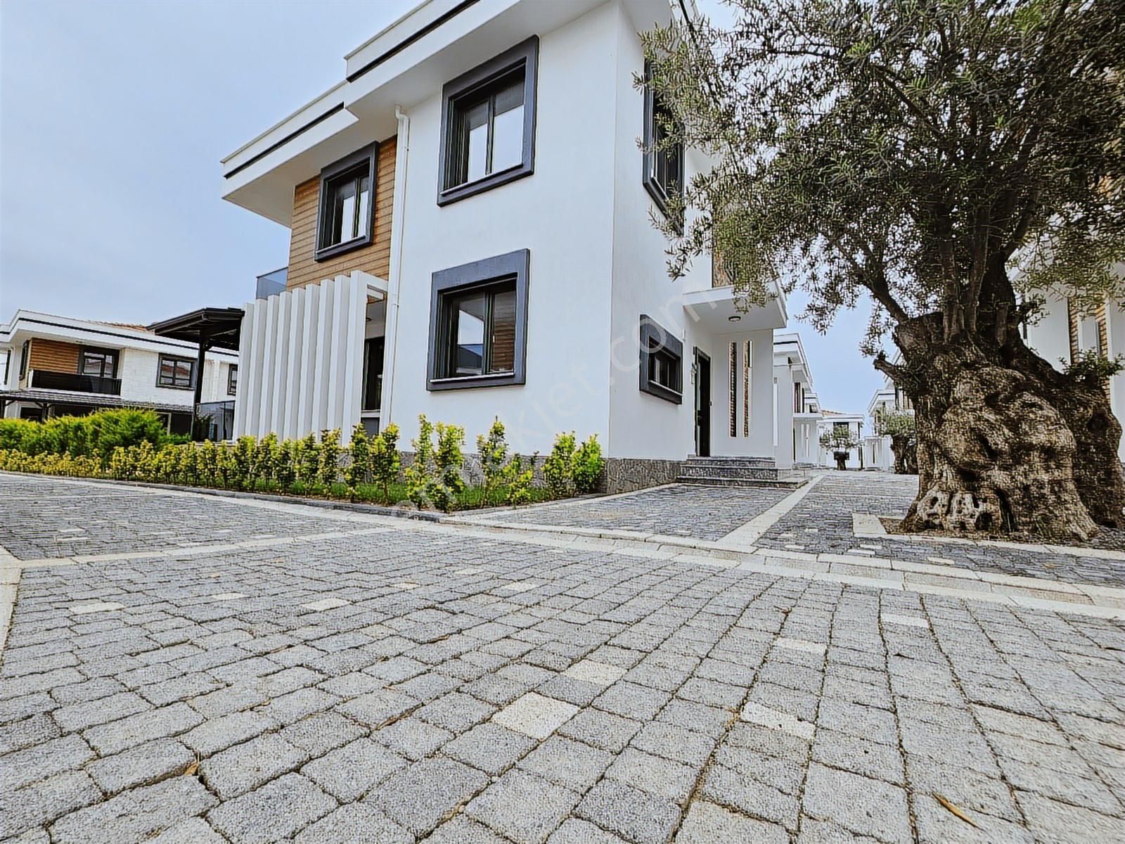 Eu Gayrimenkulden Havuzlu Sitede Denize Yakın 3+1 Villa - Görsel 6