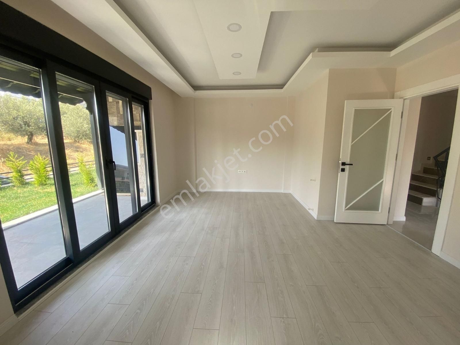 Eu Gayrimenkulden Denize Yakın 5+1 Villa - Görsel 24