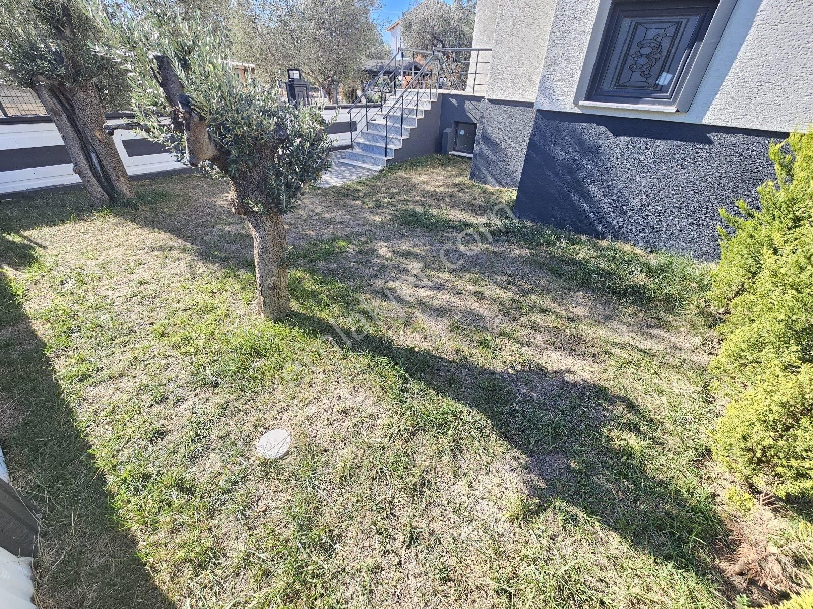 Eu Gayrimenkulden Geniş Bahçeli Deniz Manzaralı 3+2 Villa - Görsel 8