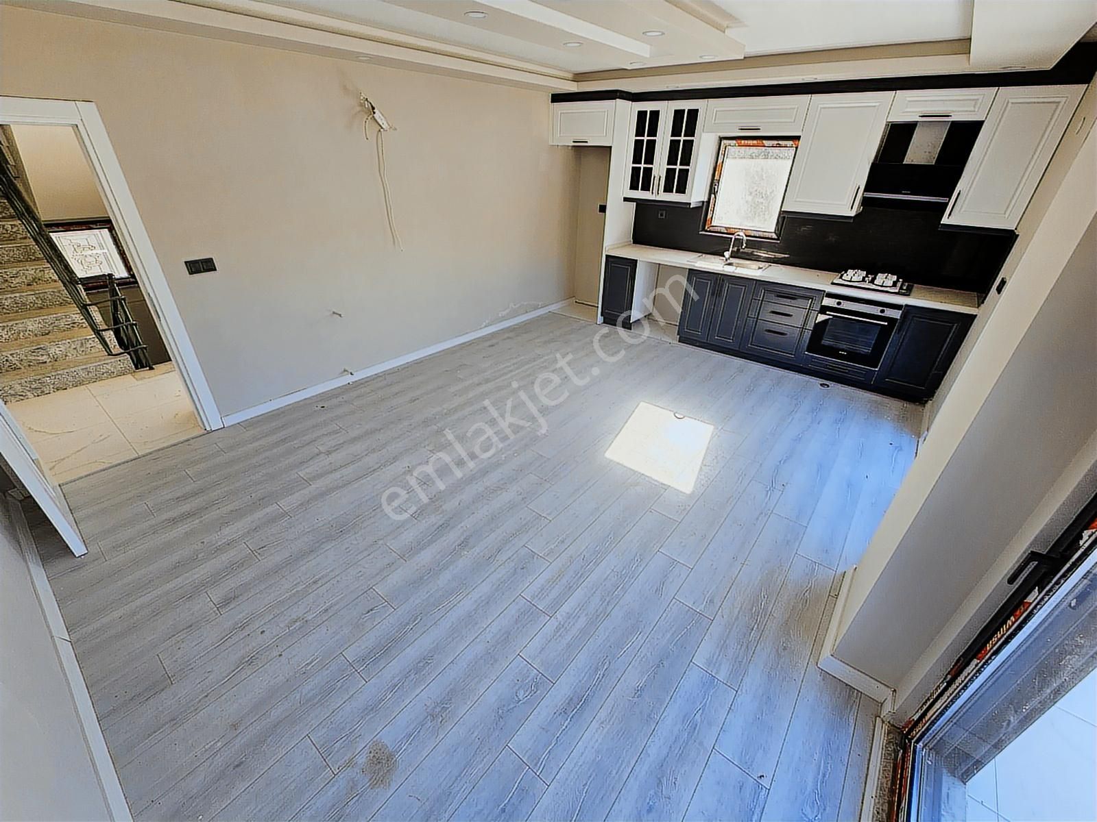 Eu Gayrimenkulden Geniş Bahçeli Deniz Manzaralı 3+2 Villa - Görsel 32