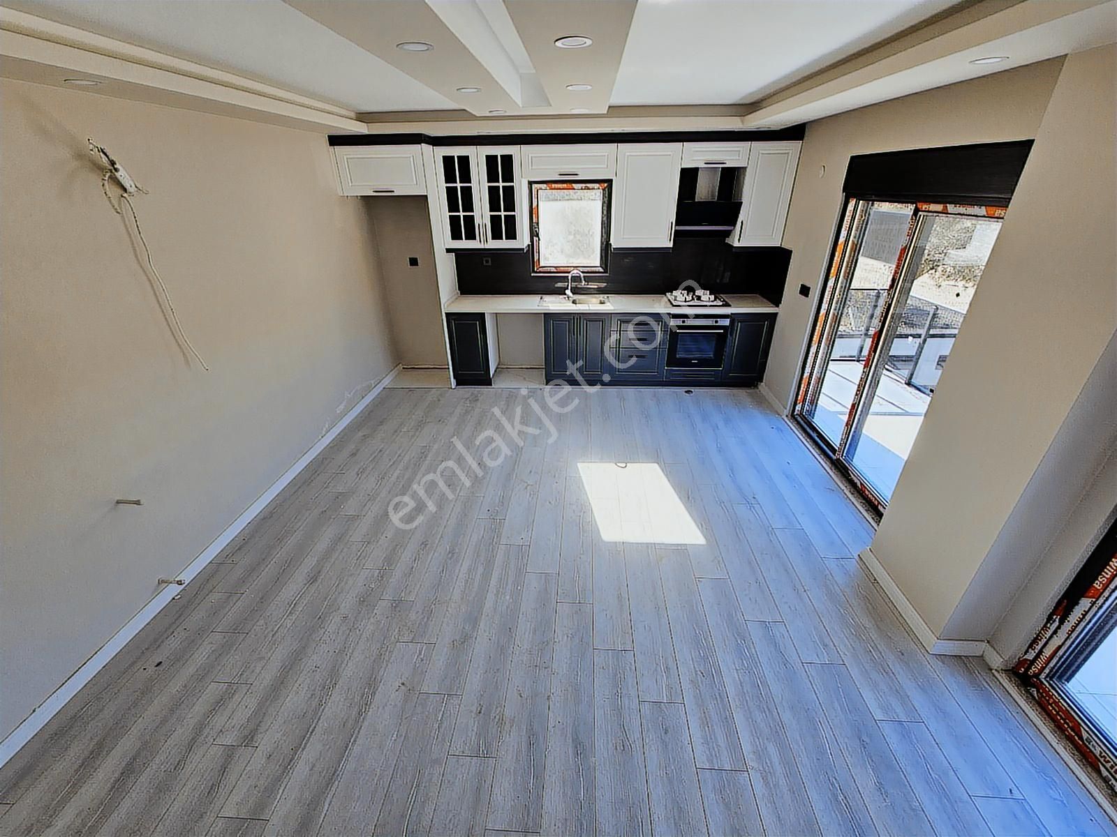 Eu Gayrimenkulden Geniş Bahçeli Deniz Manzaralı 3+2 Villa - Görsel 17