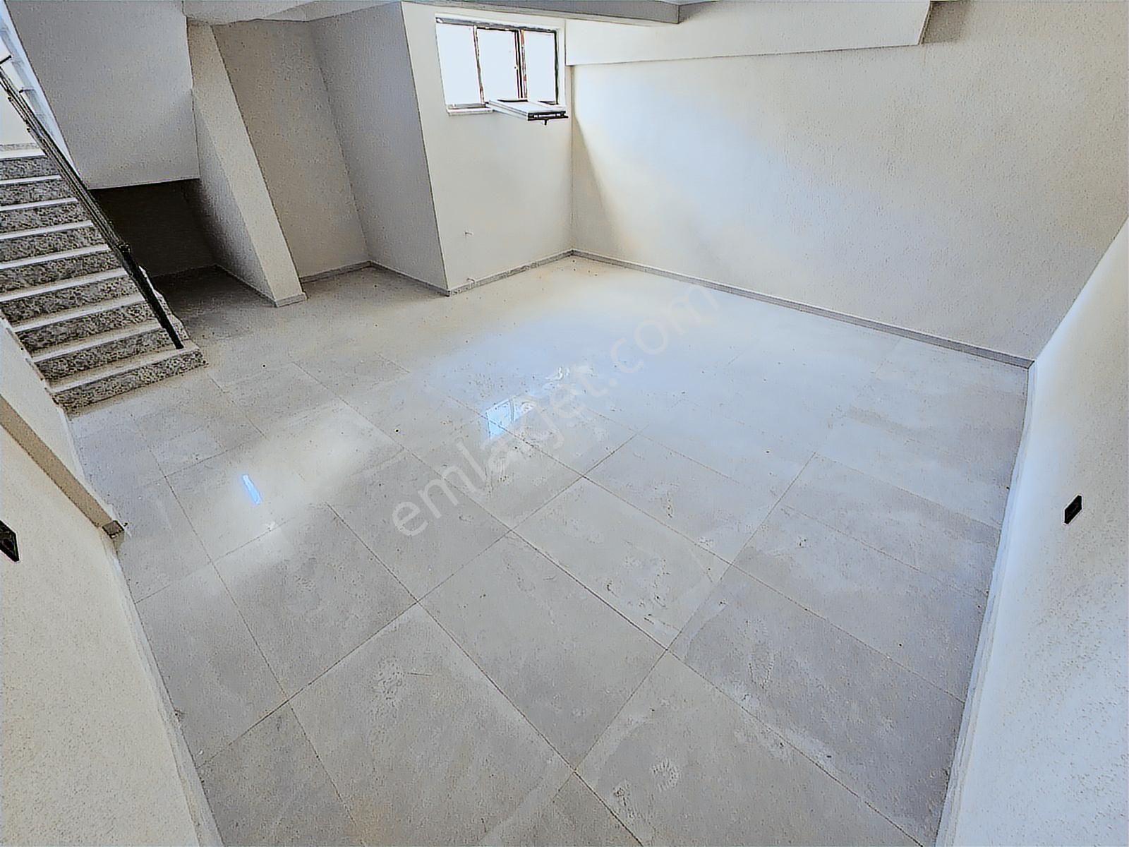 Eu Gayrimenkulden Geniş Bahçeli Deniz Manzaralı 3+2 Villa - Görsel 3