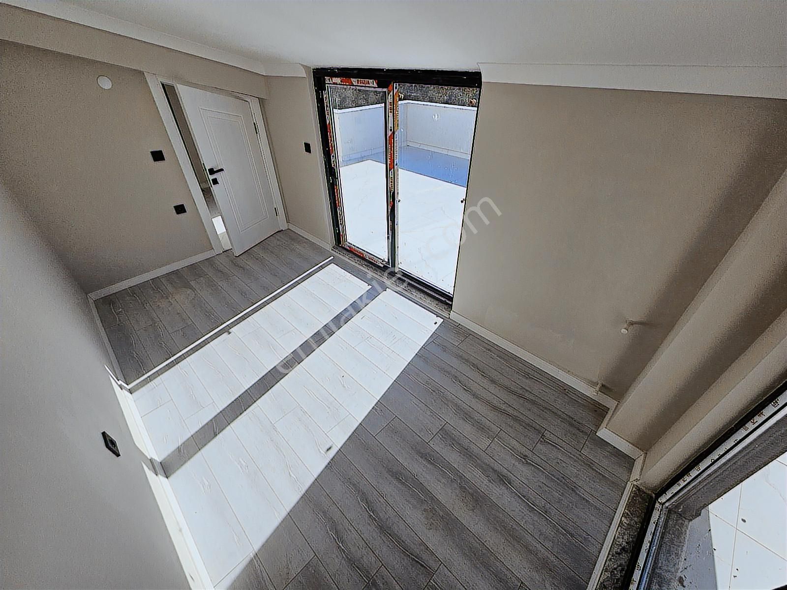 Eu Gayrimenkulden Geniş Bahçeli Deniz Manzaralı 3+2 Villa - Görsel 2