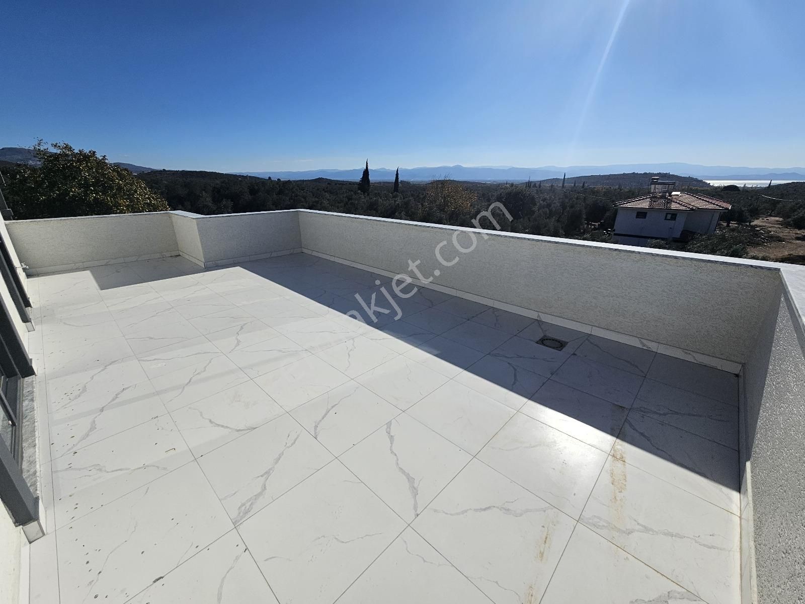 Eu Gayrimenkulden Geniş Bahçeli Deniz Manzaralı 3+2 Villa - Görsel 21