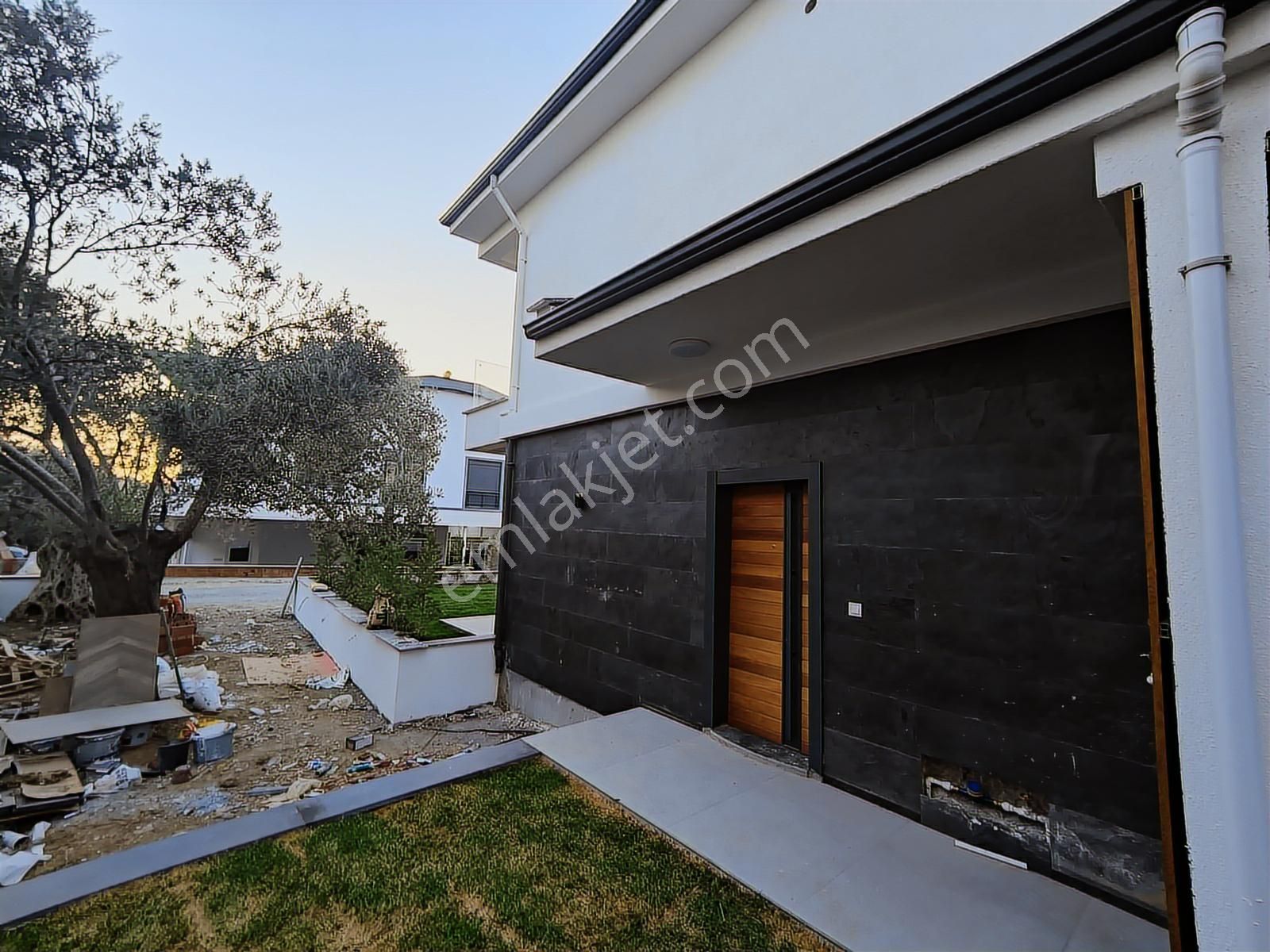 Rw Nefes'ten Denize 200 Metre Mesafede Geniş Bahçeli Villa - Görsel 4