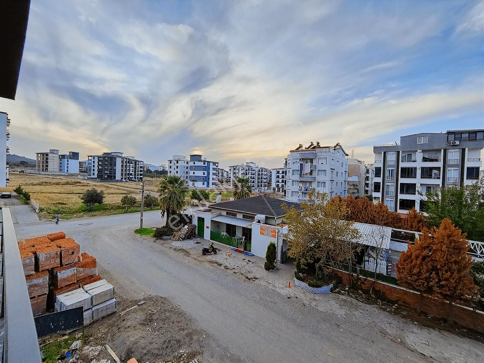 Rw Nefes'ten Cumhuriyet Mahallesinde 1+1 Satılık Daire