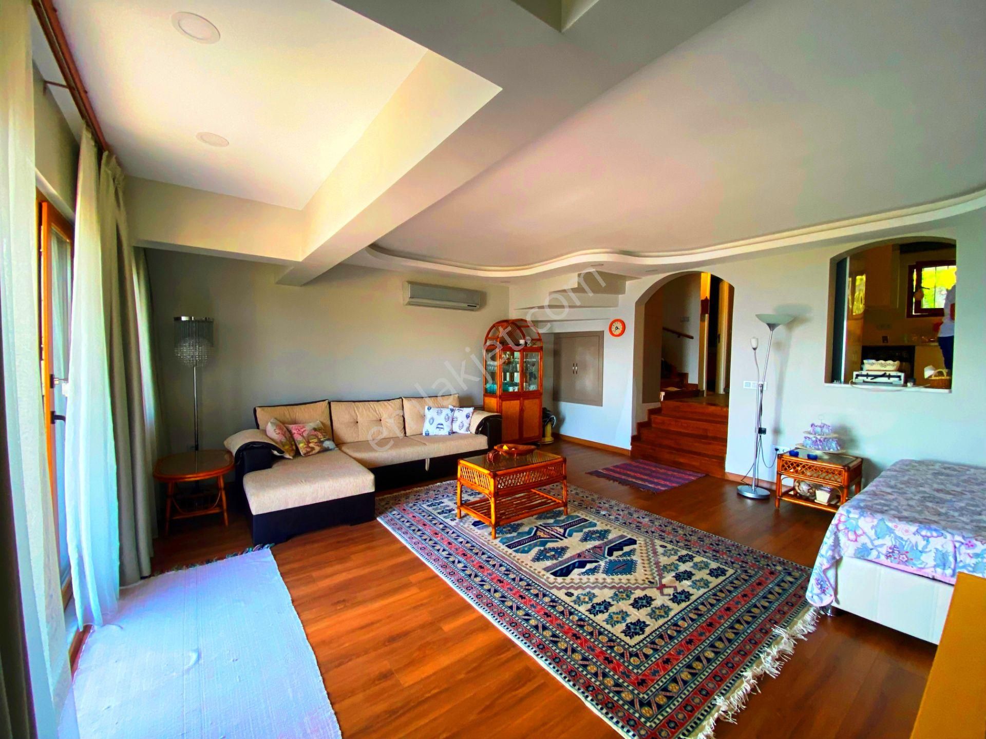 Erdek Denize 100 Mt.130m2 Eşyalı 3 Katlı Kiracısız Satılık Villa - Görsel 5