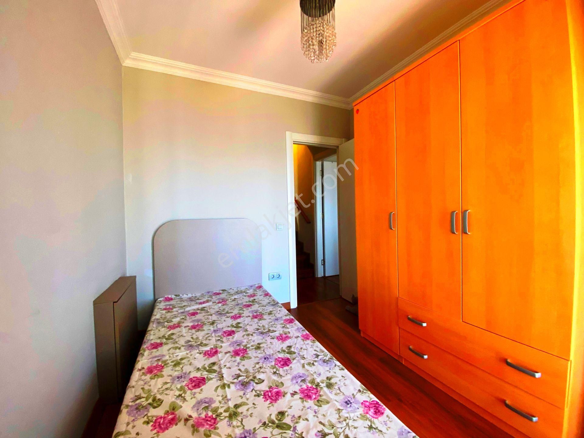 Erdek Denize 100 Mt.130m2 Eşyalı 3 Katlı Kiracısız Satılık Villa - Görsel 9