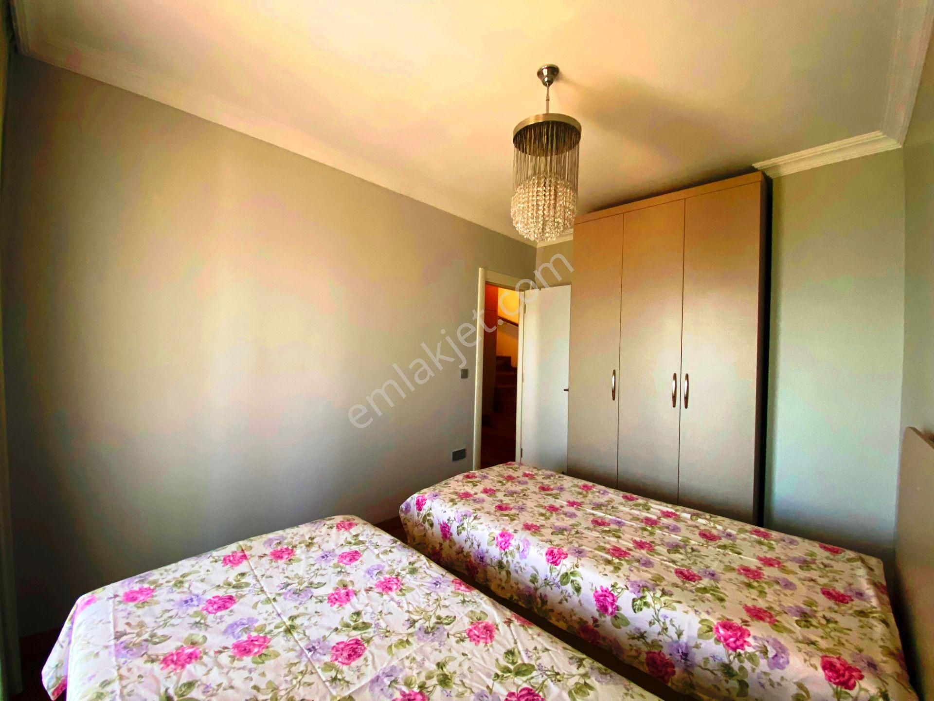 Erdek Denize 100 Mt.130m2 Eşyalı 3 Katlı Kiracısız Satılık Villa - Görsel 8