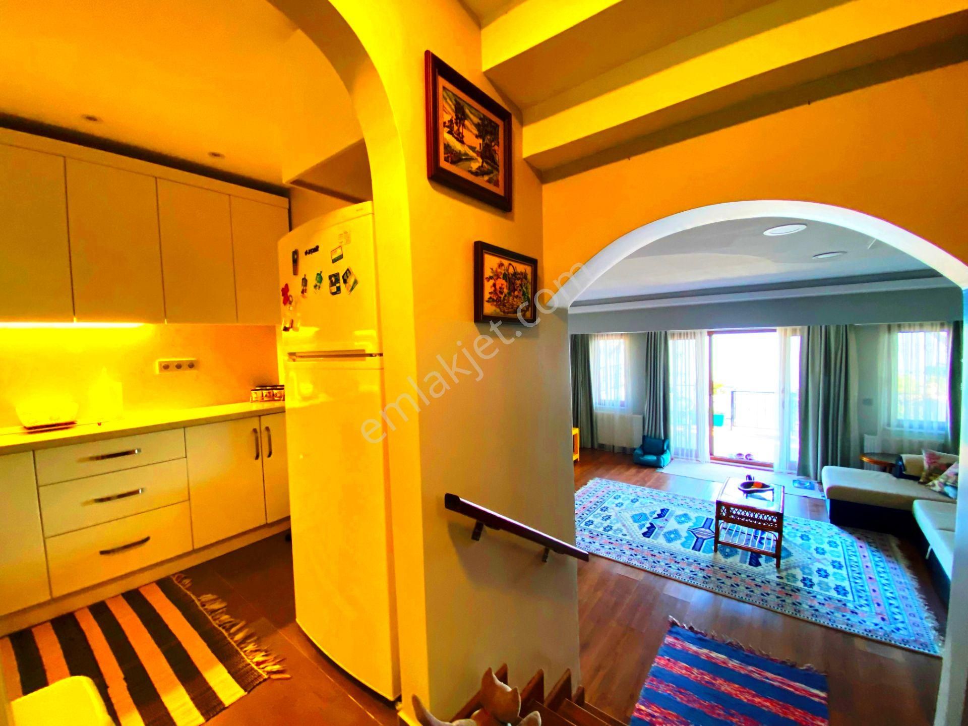 Erdek Denize 100 Mt.130m2 Eşyalı 3 Katlı Kiracısız Satılık Villa - Görsel 19