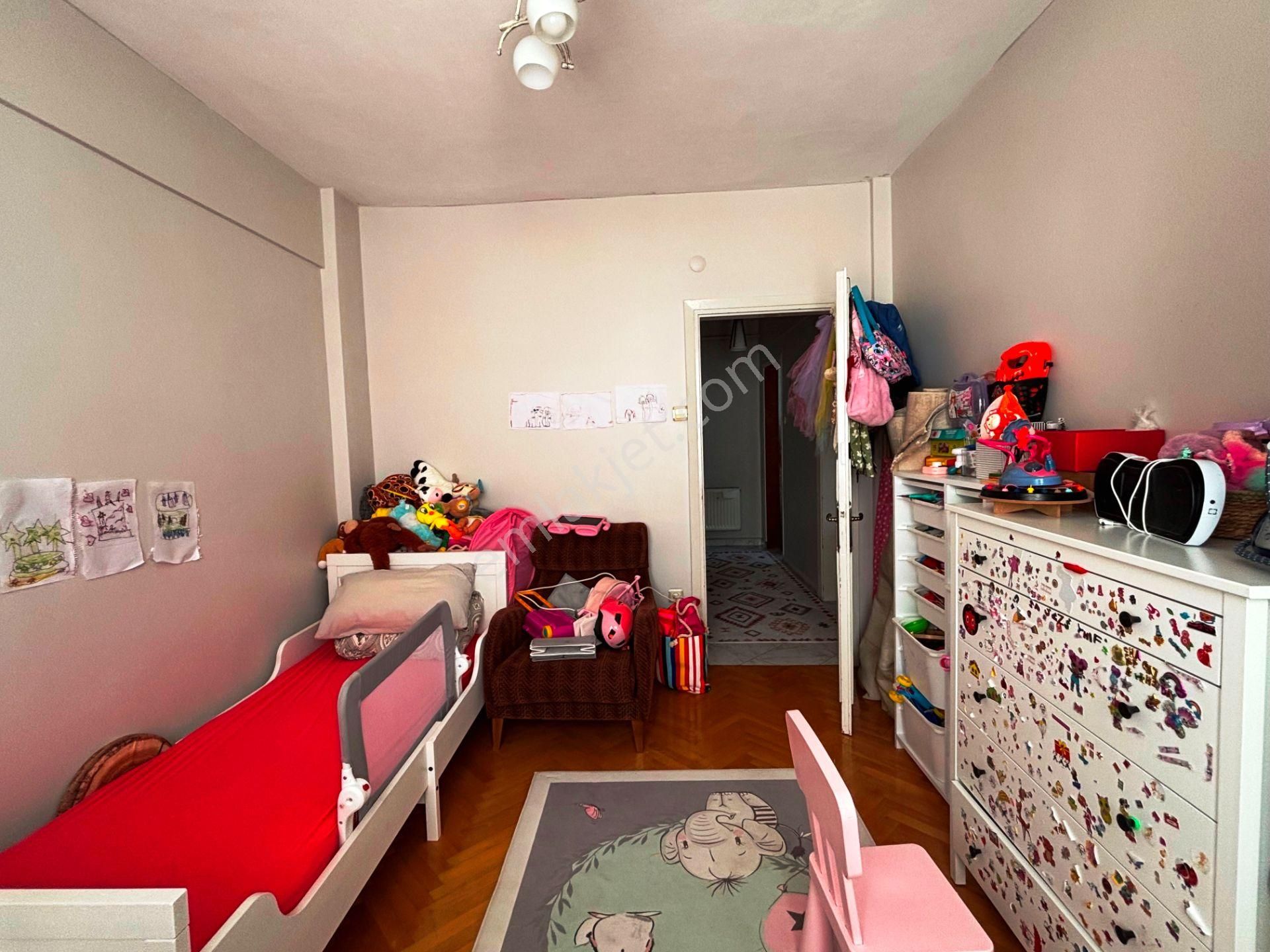 Acıbadem'de Yabancı Satışına Uygun 100m2 Ara Kat Satılık 2+1 - Görsel 9