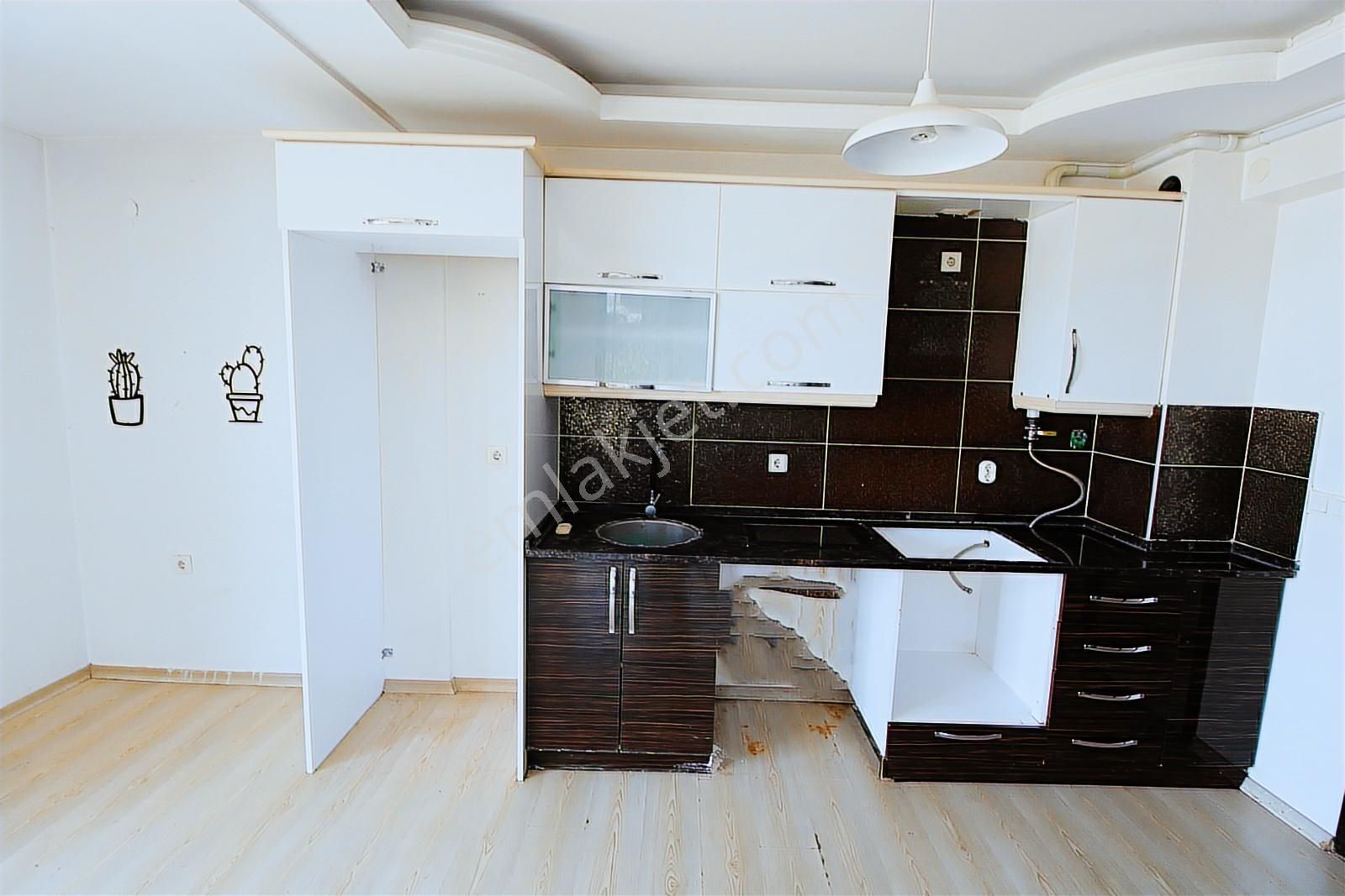 Buca Tınaztepede Açık Mutfaklı, Doğalgazlı 2+1 Kiralık Daire - Görsel 4