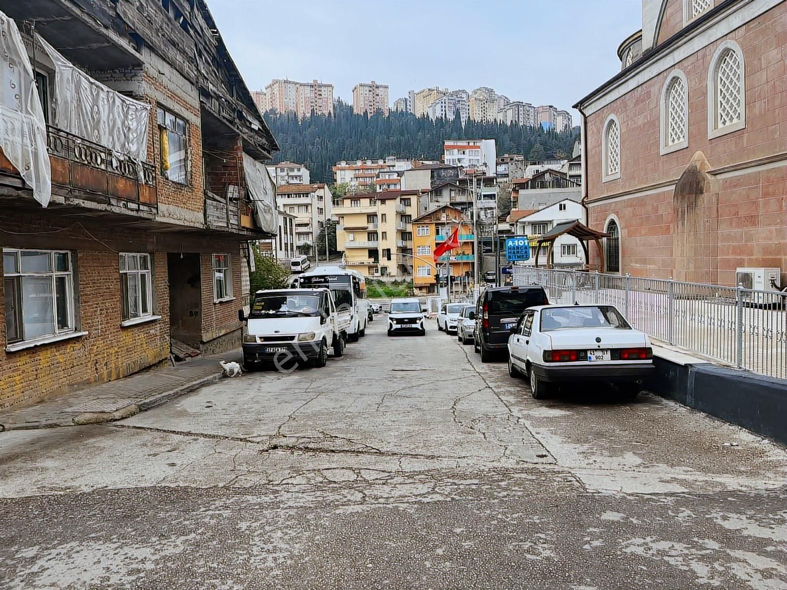 Hastane Tramvay Durağı Önünde Geniş Satılık İş Yeri - Görsel 9